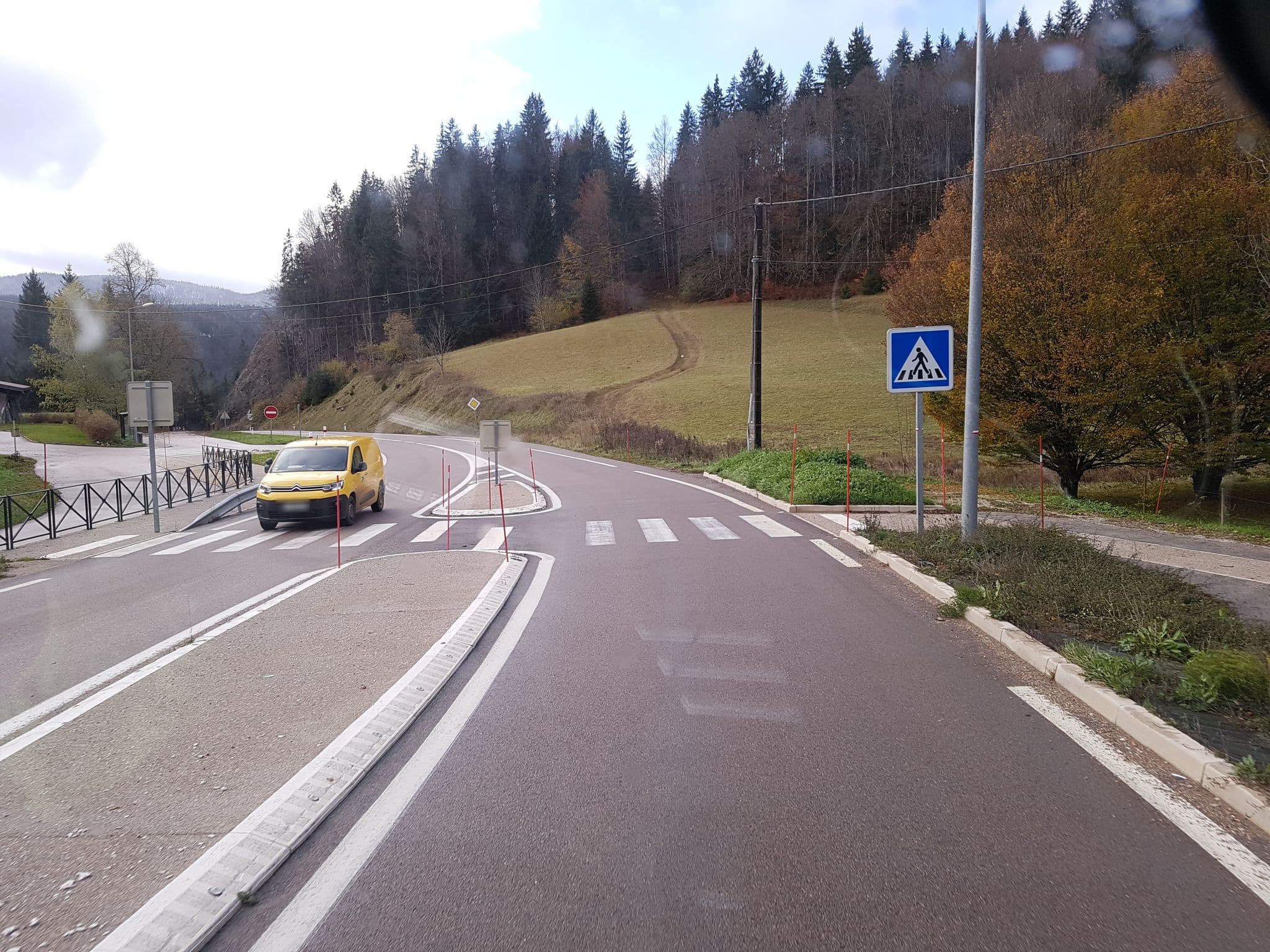 Street view near Gîte de Gouland, Les Rousses — © bernardvoyageur (CC BY-SA · Mapillary)