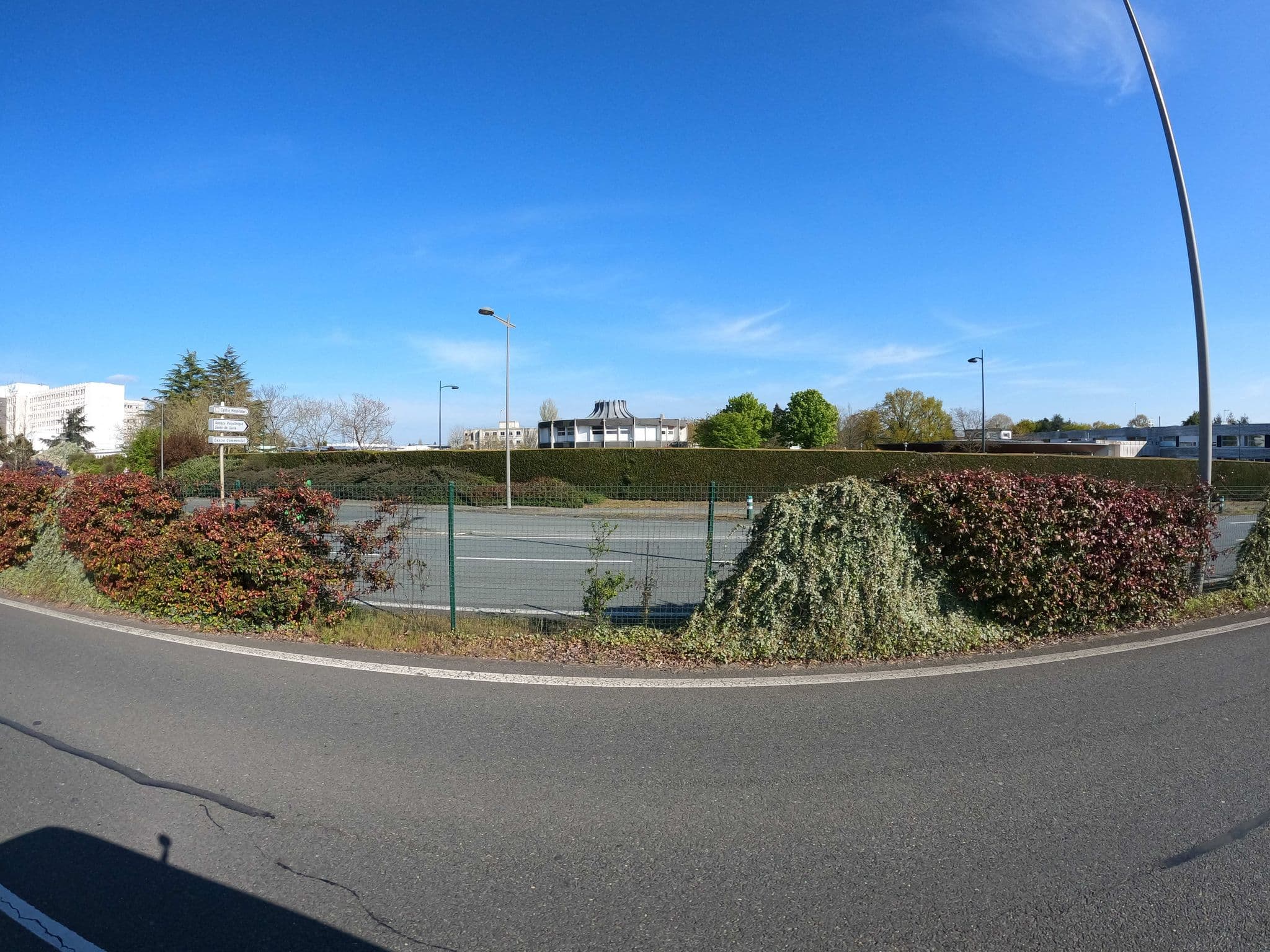 Street view near Chateau de la Tremblaye, Cholet — © stephanep (CC BY-SA · Mapillary)