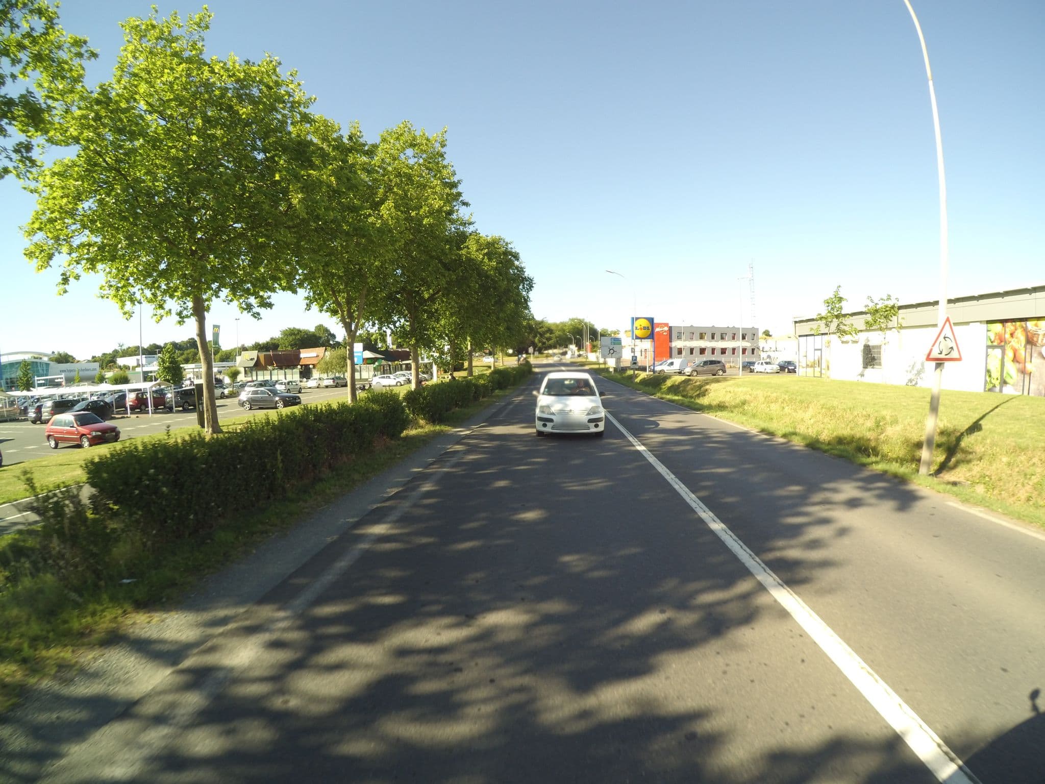 Street view near Selectour - Le Monde Ailleurs, Les Herbiers — © stephanep (CC BY-SA · Mapillary)