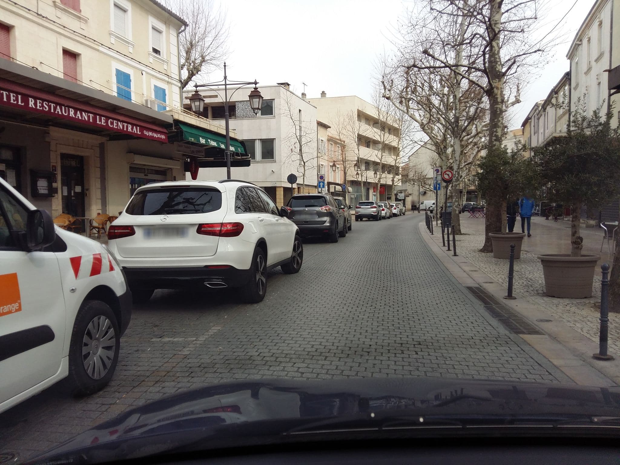 Street view near Le Central, Châteaurenard — © zimmy (CC BY-SA · Mapillary)