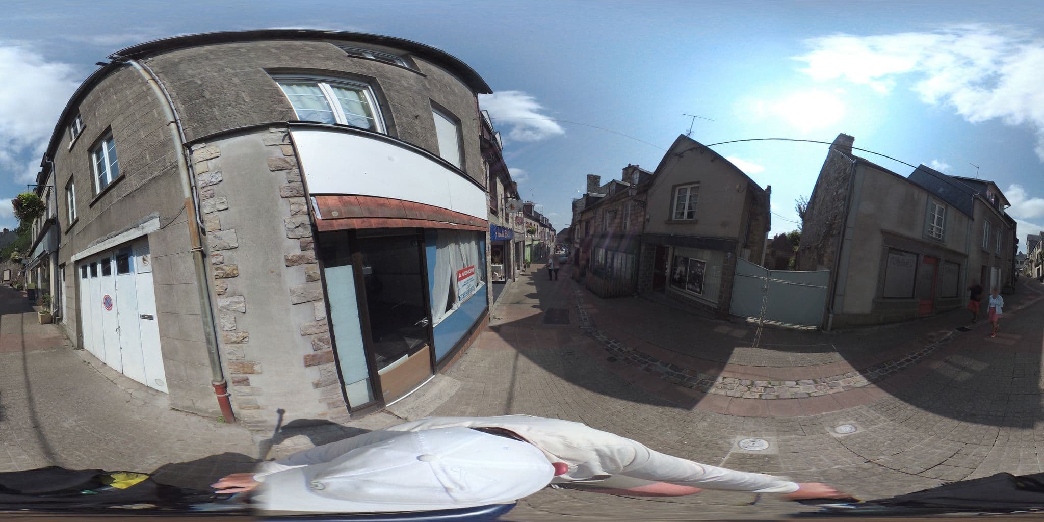 Street view near Maison des Associations, Domfront — © geovelo (CC BY-SA · Mapillary)