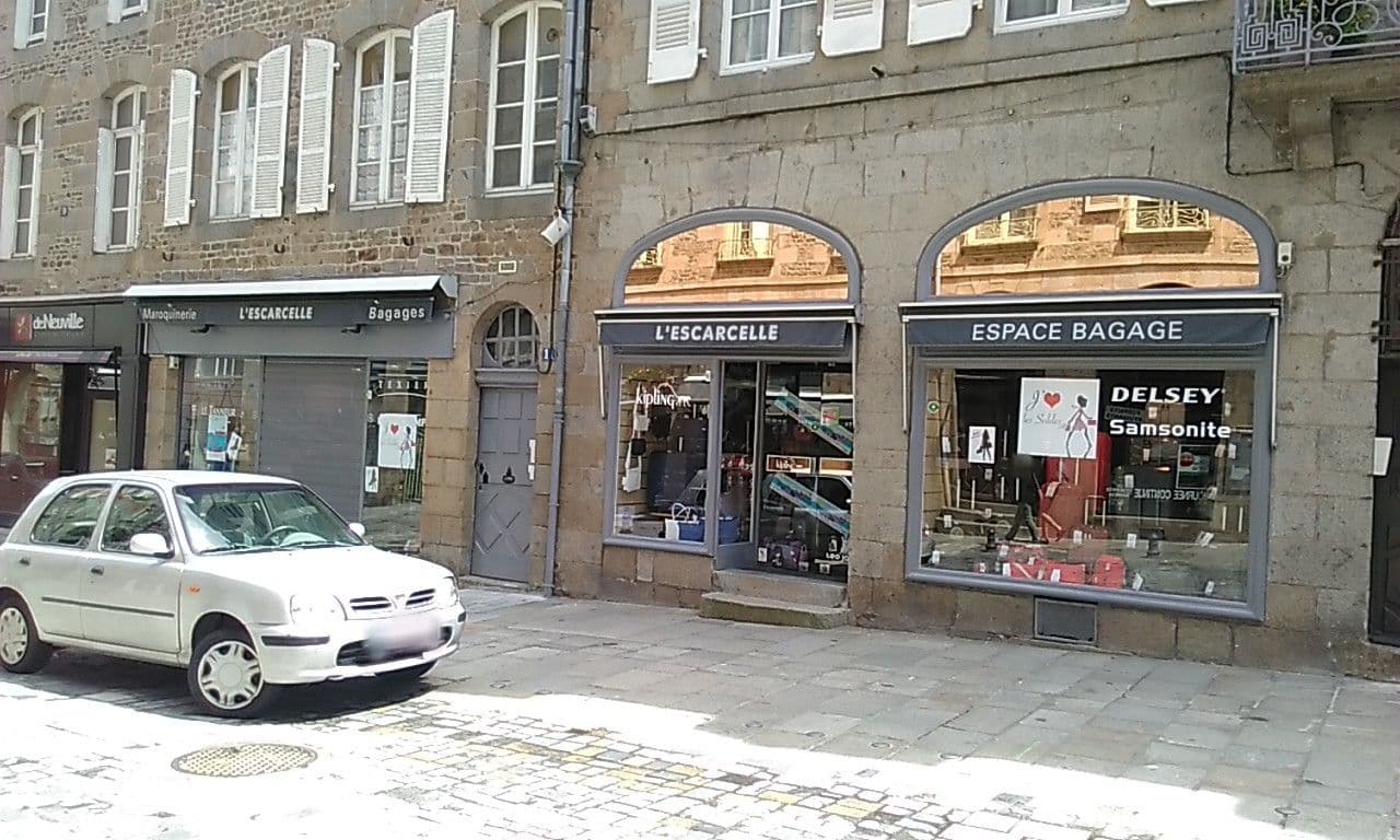 Street view near Le Balzac, Fougères — © panieravide (CC BY-SA · Mapillary)