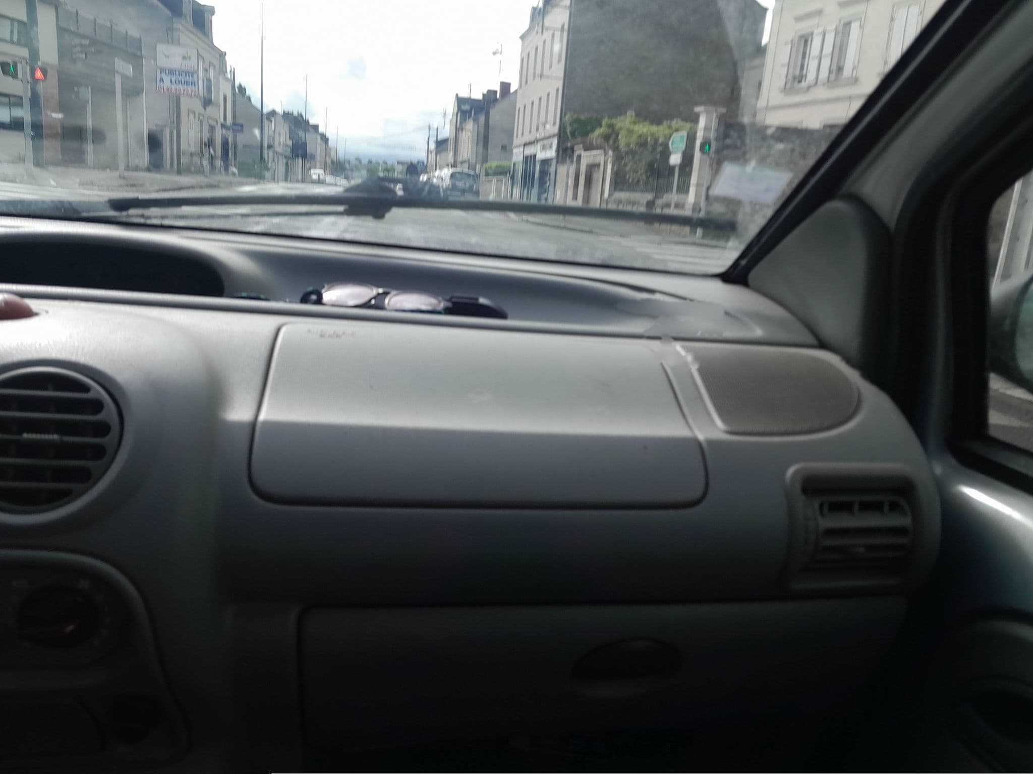 Street view near Le petit Bistrot, Laval — © hautetension08 (CC BY-SA · Mapillary)