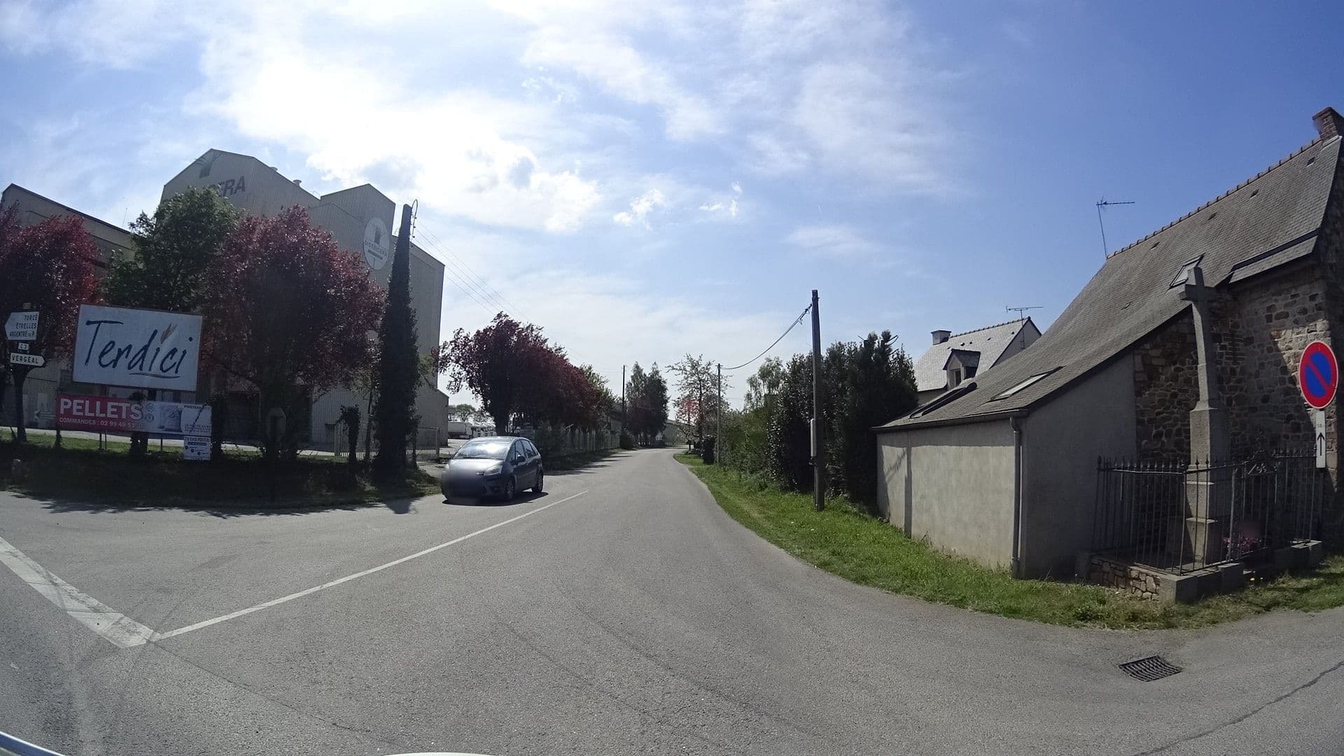 Street view near Chambre à la ferme TORCE, Torcé — © panieravide (CC BY-SA · Mapillary)