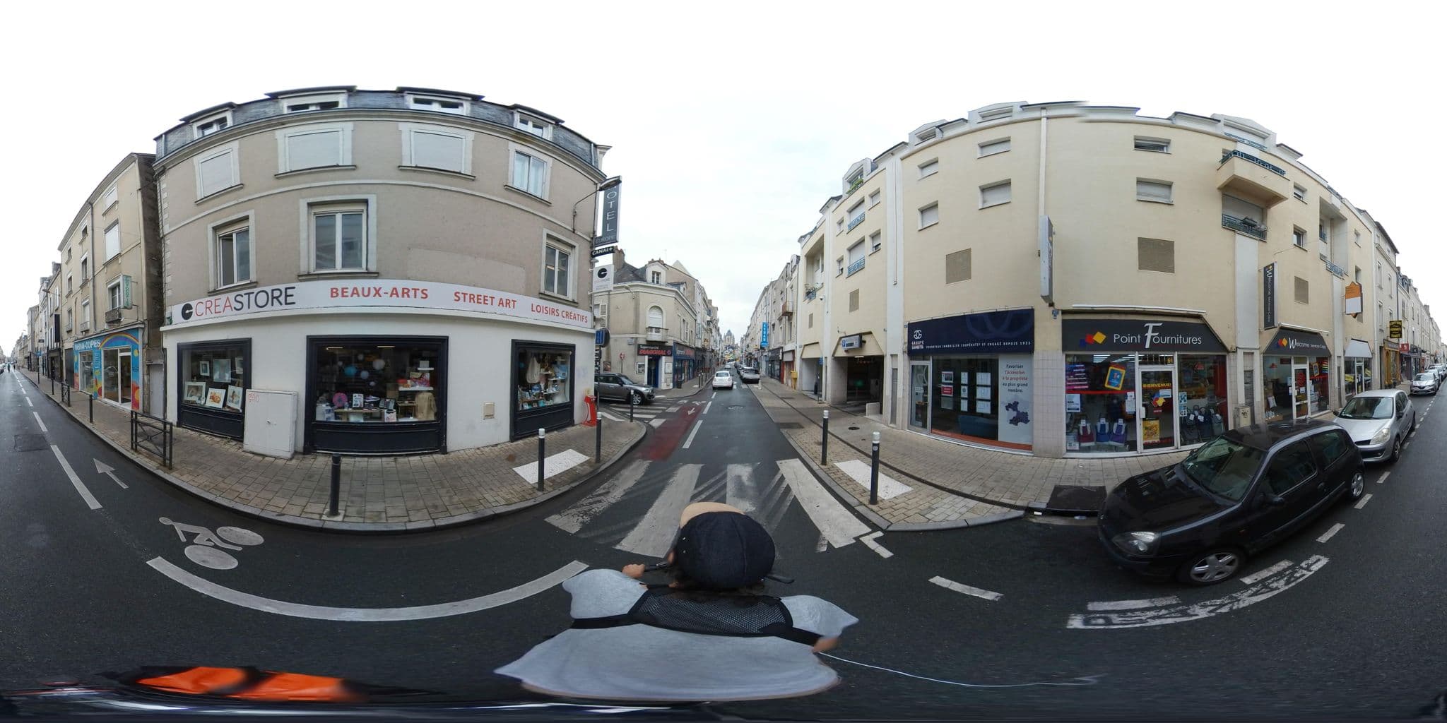 Street view near Hôtel de l'Europe, Angers — © c_mobilite (CC BY-SA · Mapillary)