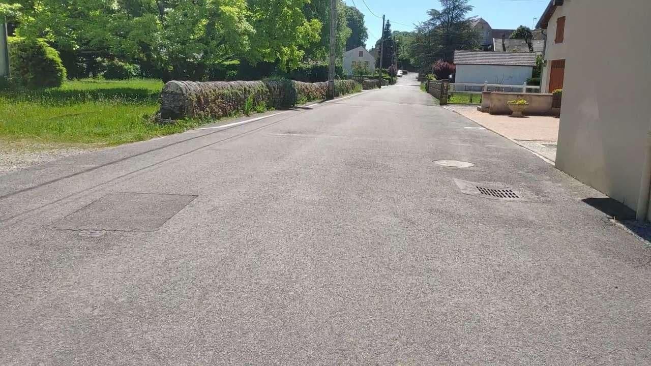 Street view near Gîte des Roches, Lons-le-Saunier — © LOGIROAD (CC BY-SA · Mapillary)