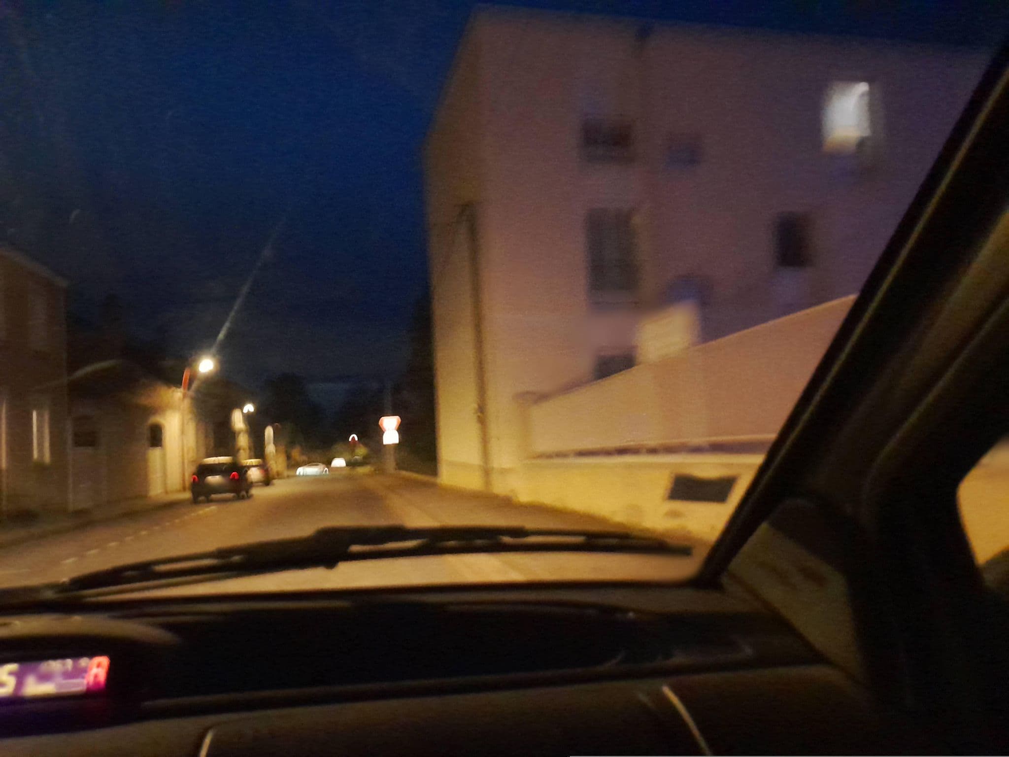 Street view near E.H.P.A.D. Ambroise Paré, Cossé-le-Vivien — © hautetension08 (CC BY-SA · Mapillary)