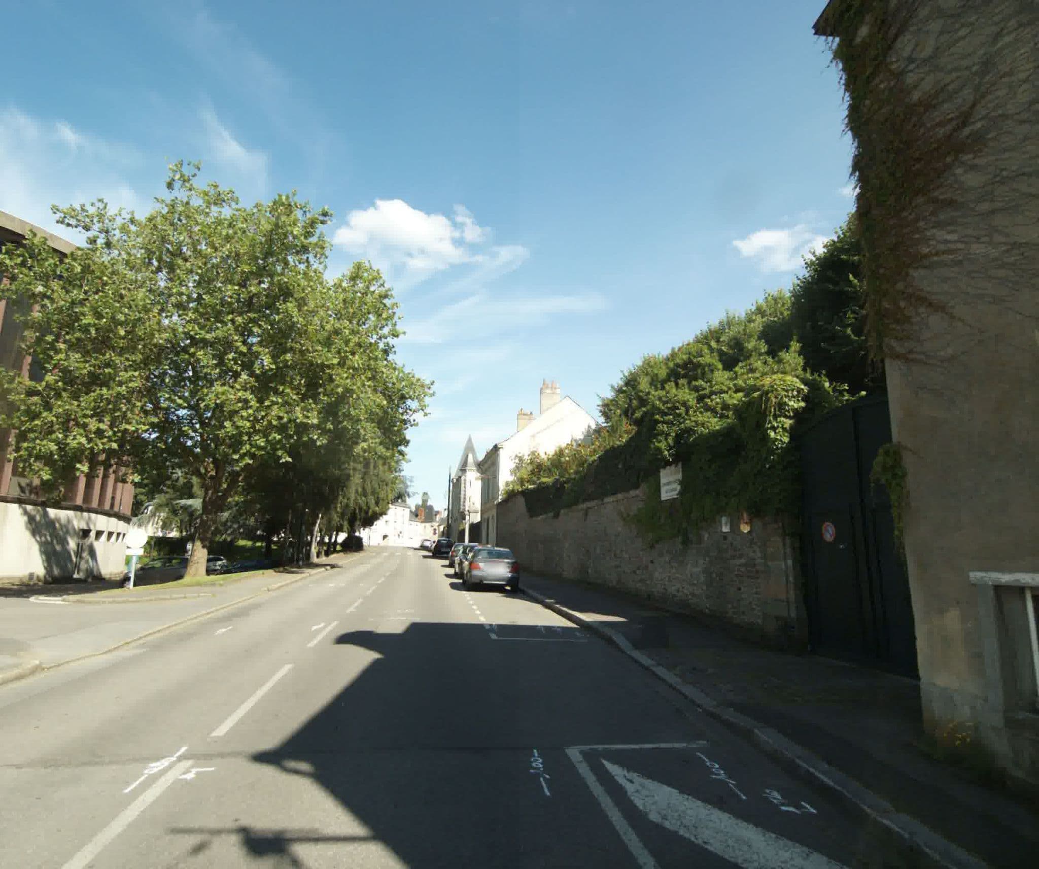 Street view near Château du Bas du Gast, Laval — © sogefi (CC BY-SA · Mapillary)