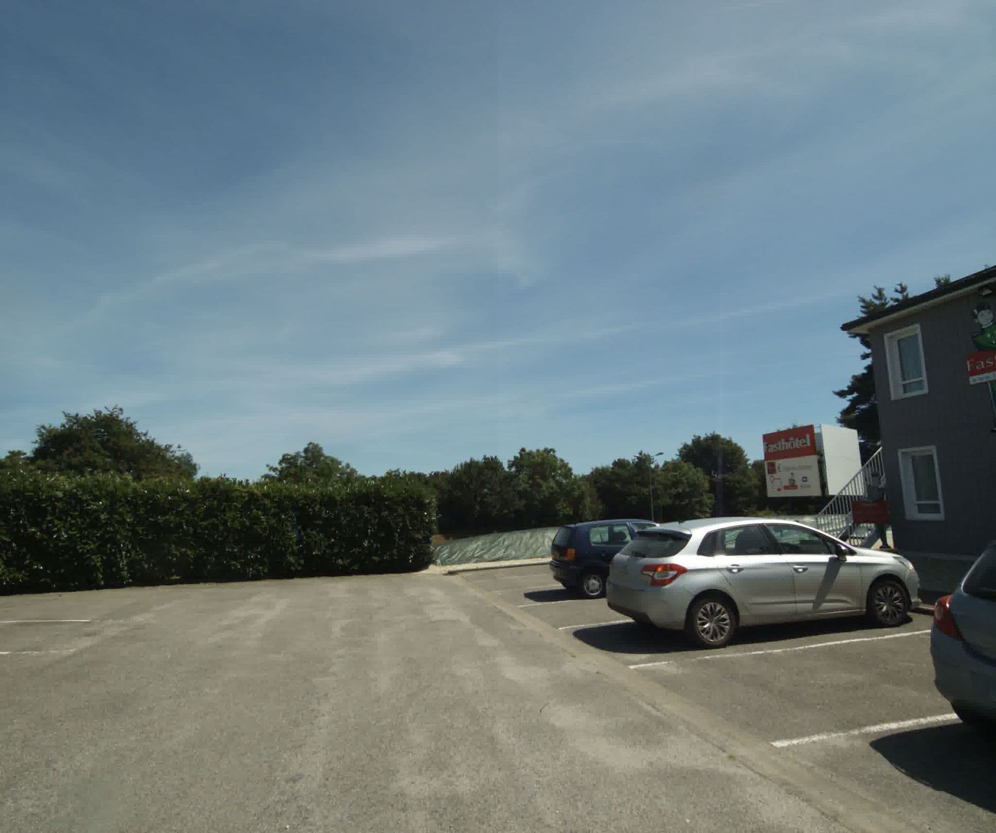 Street view near Fast hotel, Laval — © sogefi (CC BY-SA · Mapillary)
