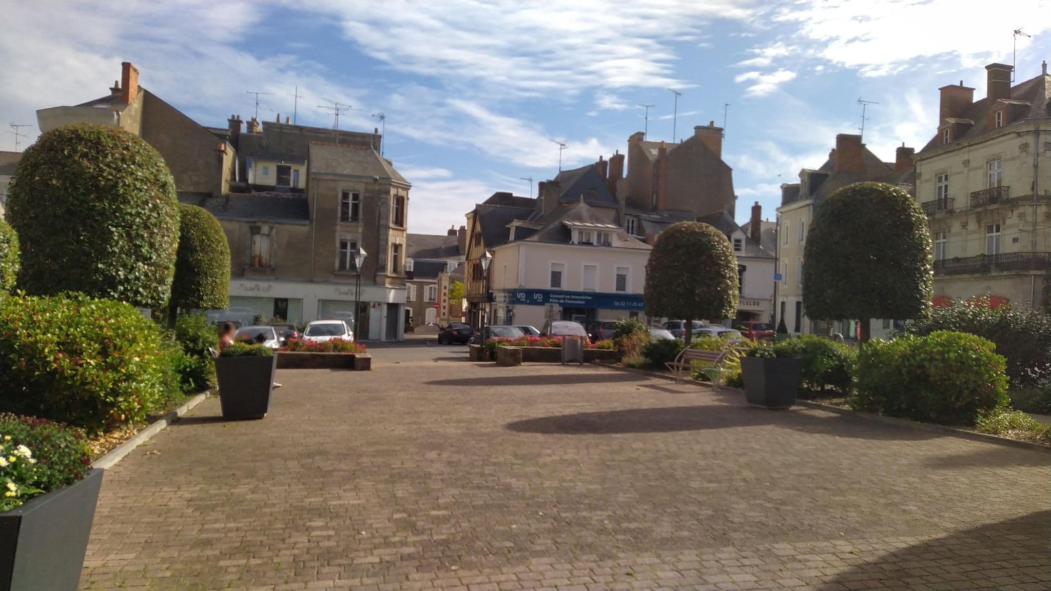 Street view near Le Chateaubriand, Châteaubriant — © kalepom (CC BY-SA · Mapillary)