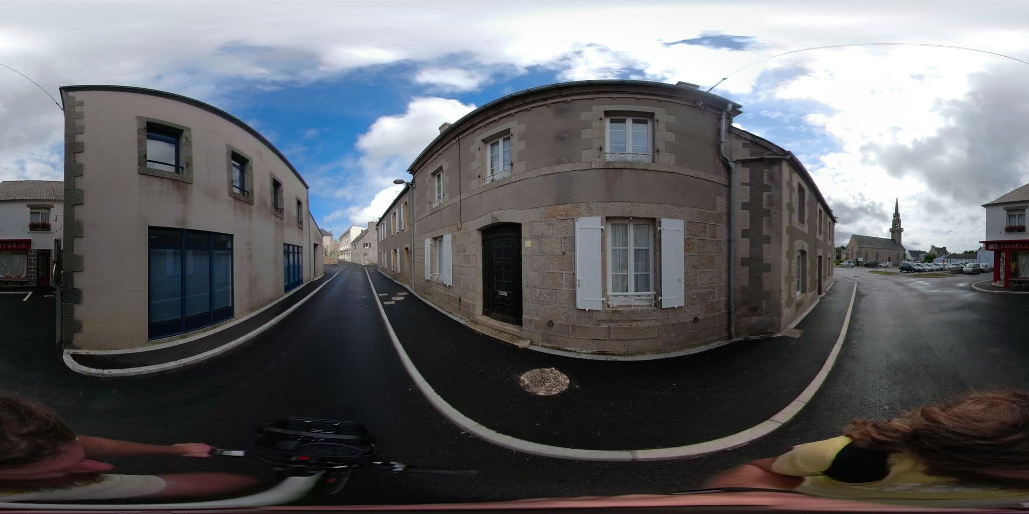 Street view near Gîte d'Etape de Meneham, Kerlouan — © djakk (CC BY-SA · Mapillary)