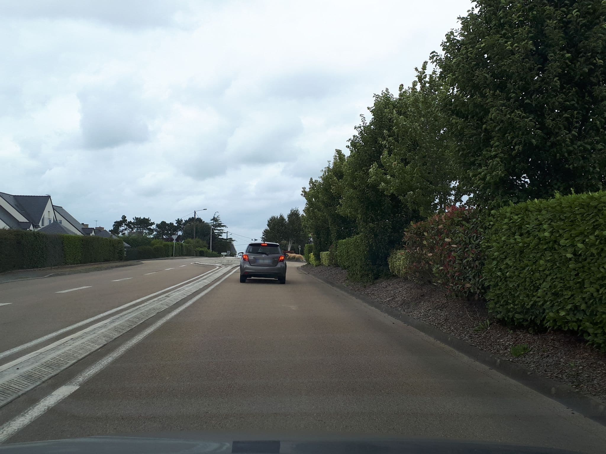 Street view near Les Chambres de Mescaro, Carantec — © quicky (CC BY-SA · Mapillary)