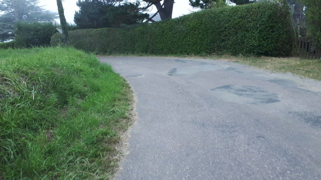 Street view near Le carnet de bord, Plougasnou — © lluc (CC BY-SA · Mapillary)
