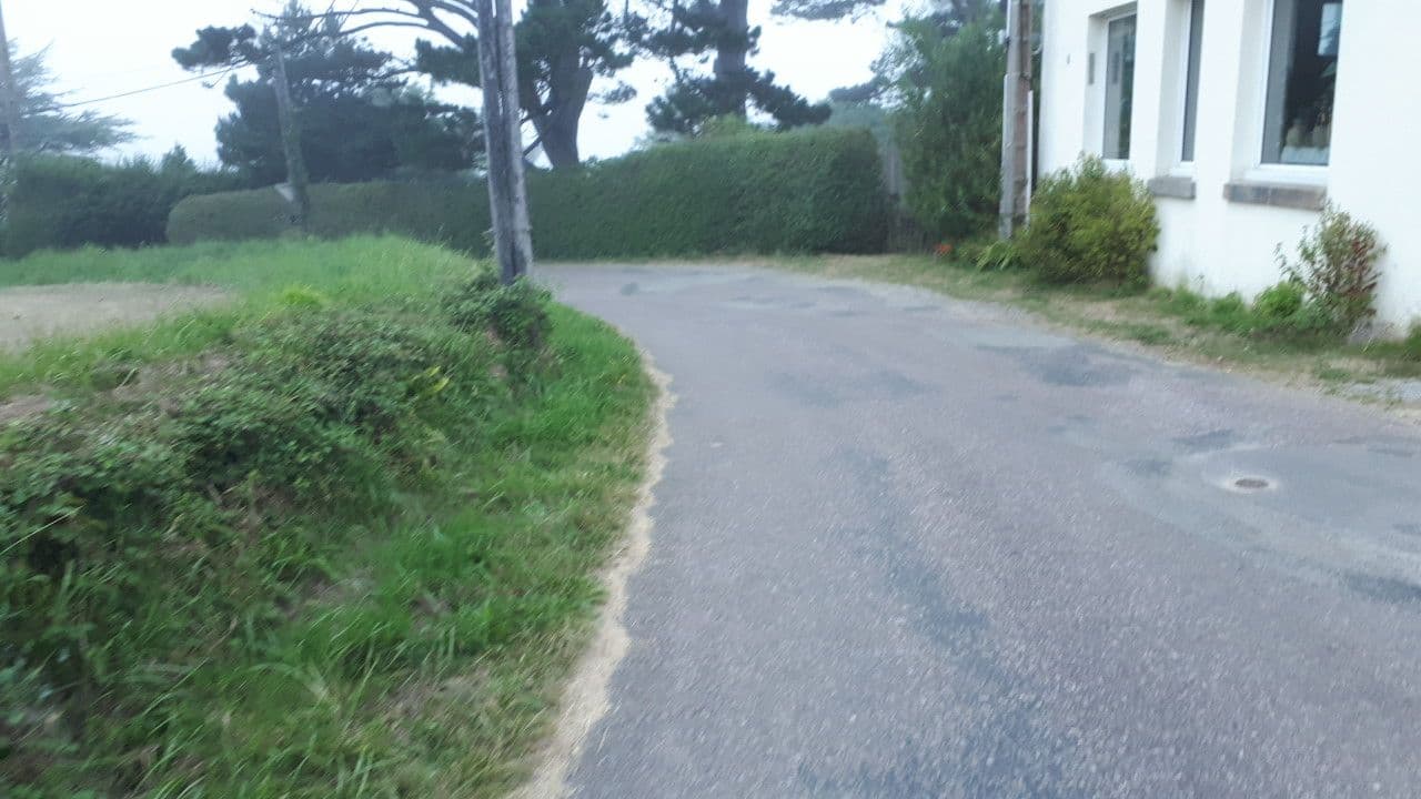 Street view near Projets Echanges et Développement, Plougasnou — © lluc (CC BY-SA · Mapillary)