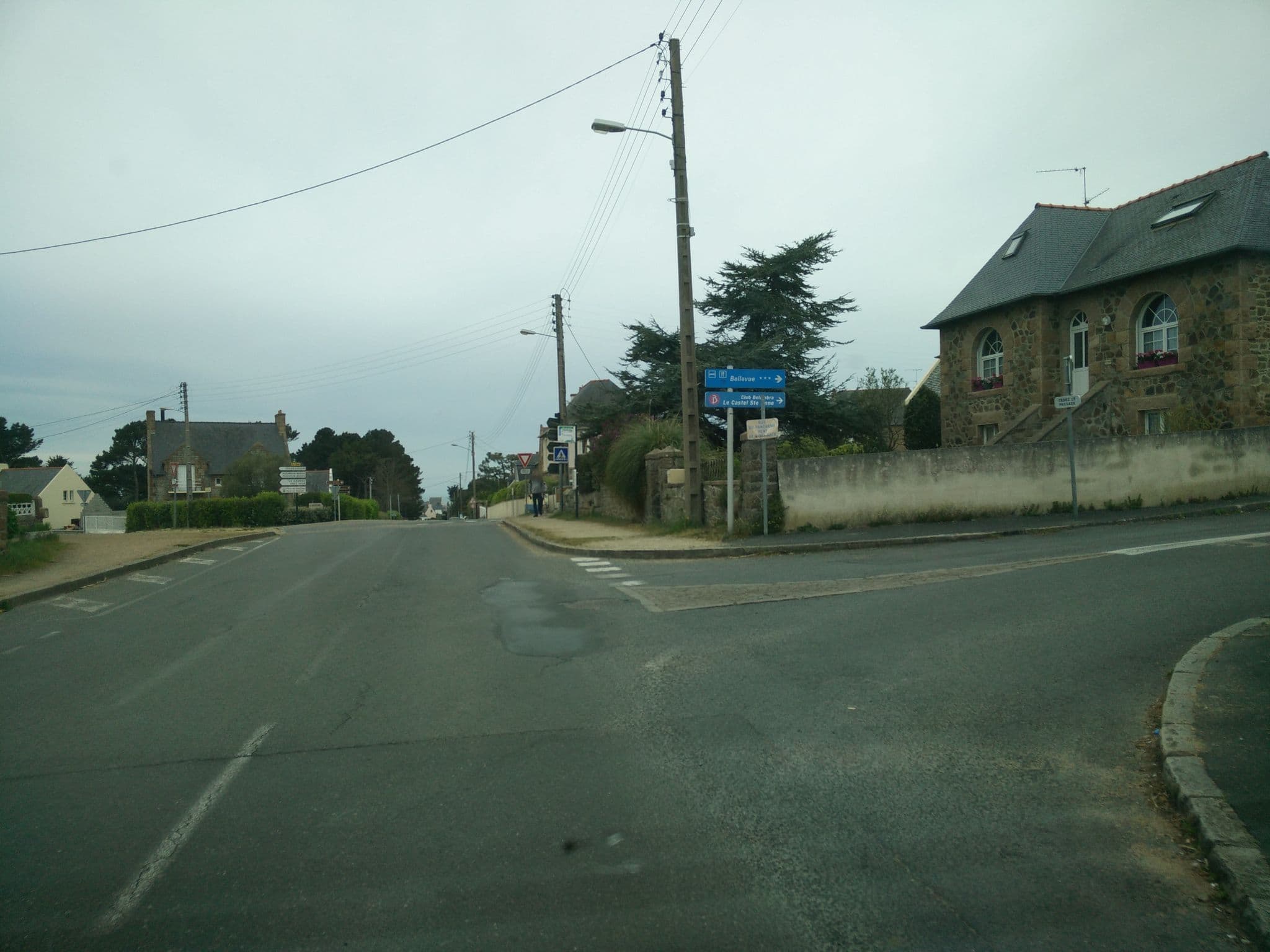 Street view near Résidence la Corniche, Trégastel — © joostjakob (CC BY-SA · Mapillary)