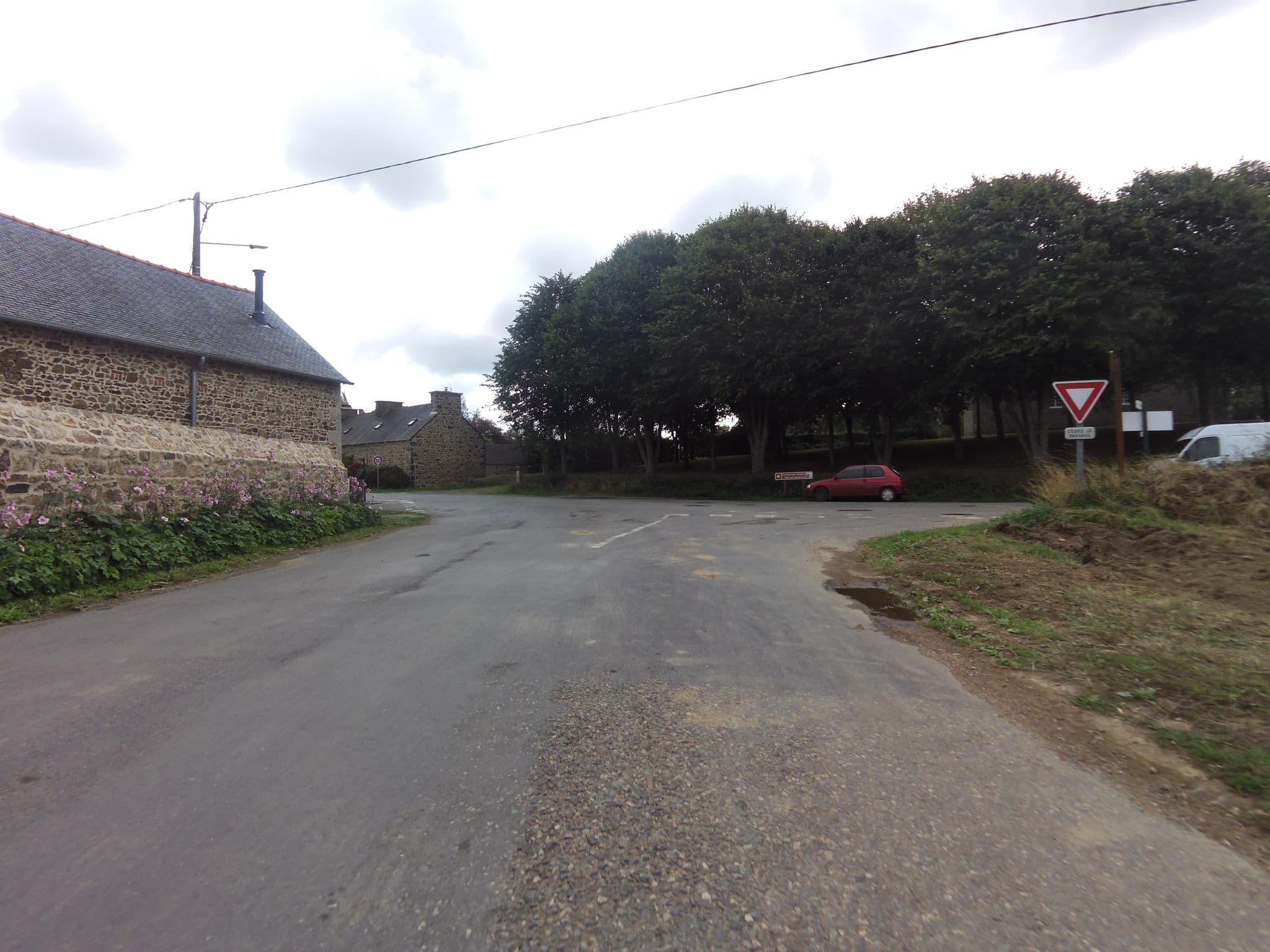 Street view near Au Bon Repos de Keregal, Plouha — © hamlet (CC BY-SA · Mapillary)