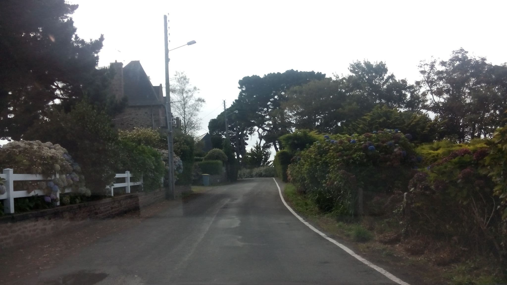 Street view near Hôtel Restaurant de France, Perros-Guirec — © tonicity (CC BY-SA · Mapillary)