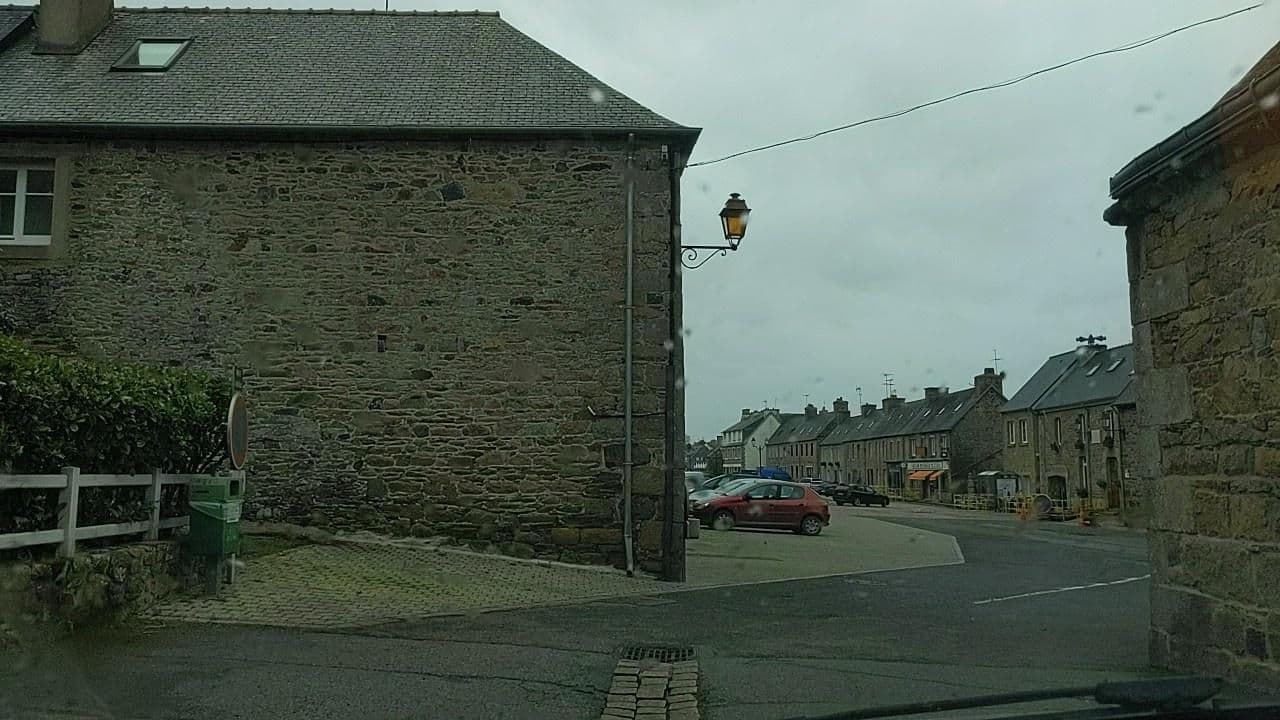 Street view near Carriou Michel, Lézardrieux — © alixun (CC BY-SA · Mapillary)