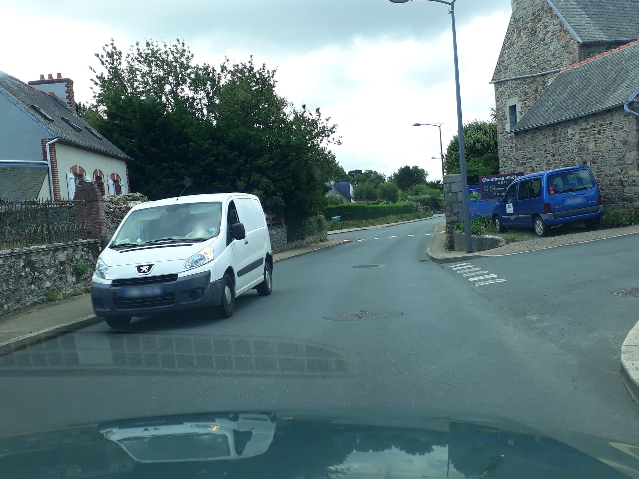 Street view near Demeures de Katell, Ploubazlanec — © df45 (CC BY-SA · Mapillary)