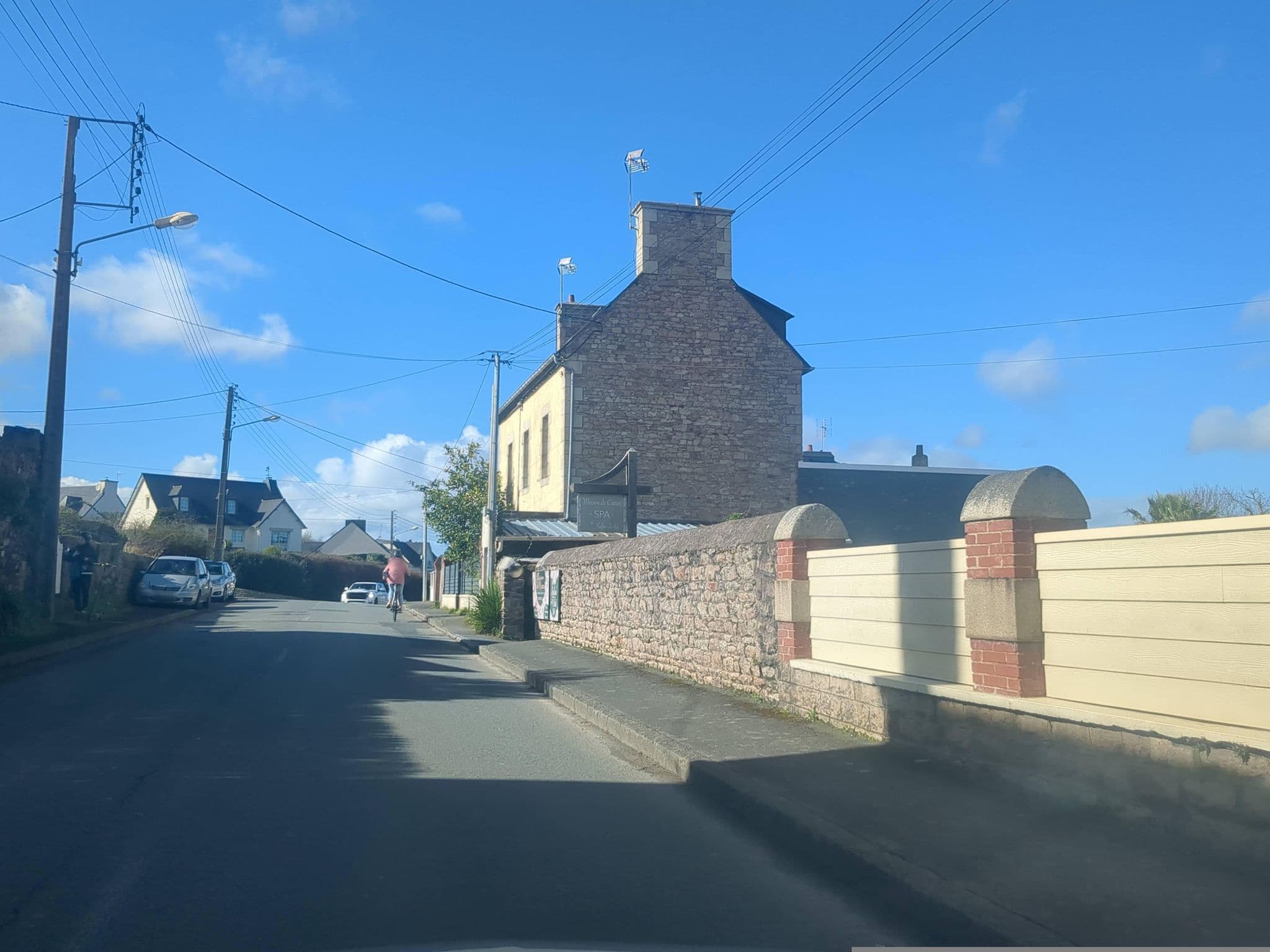 Street view near Maison d'hôtes du Carrec, Paimpol — © alixun (CC BY-SA · Mapillary)
