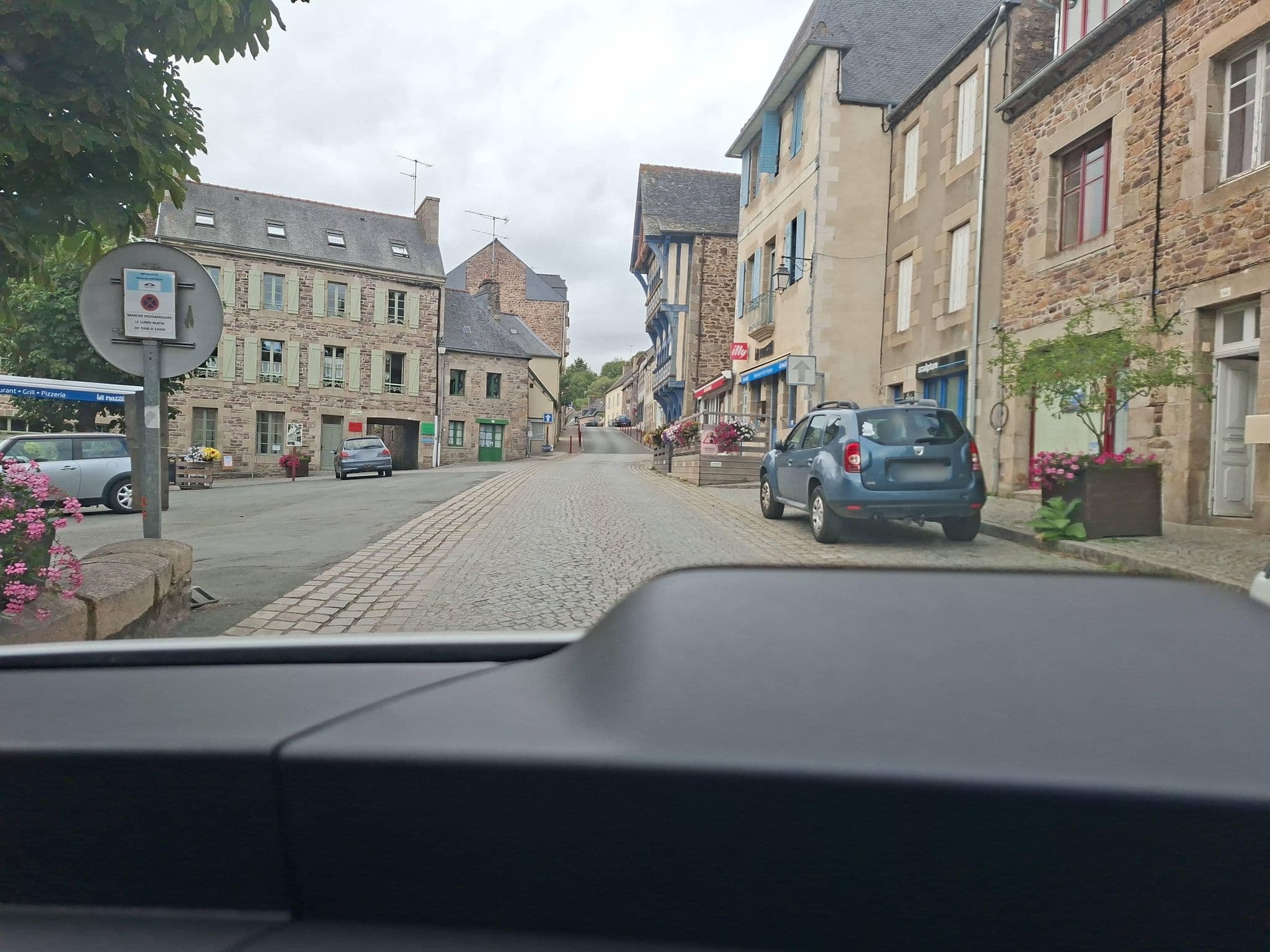Street view near Les Chambres de l'Elysée, Pontrieux — © Marmeladebzh (CC BY-SA · Mapillary)