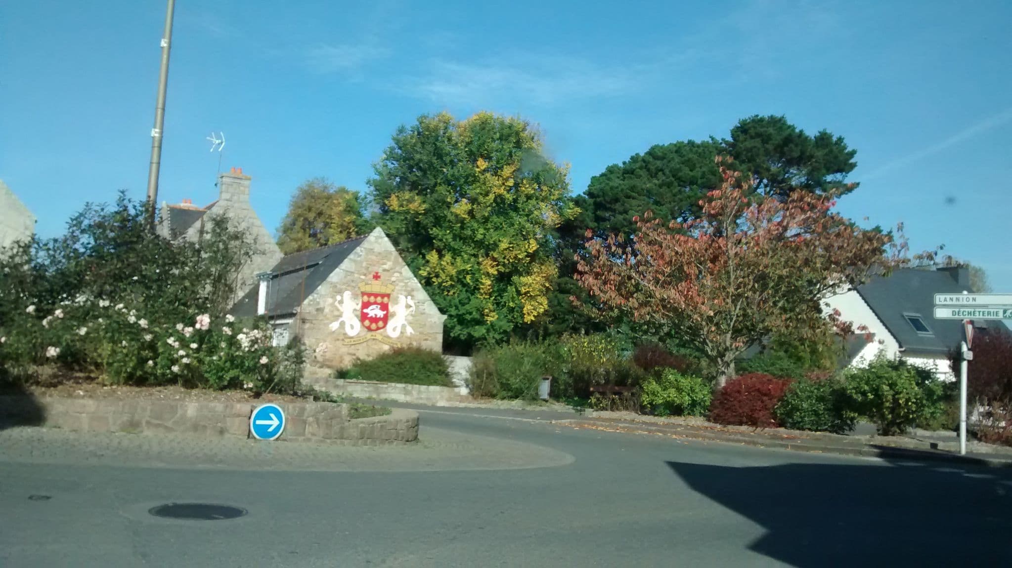 Street view near Le Molène, Trébeurden — © mgageo (CC BY-SA · Mapillary)