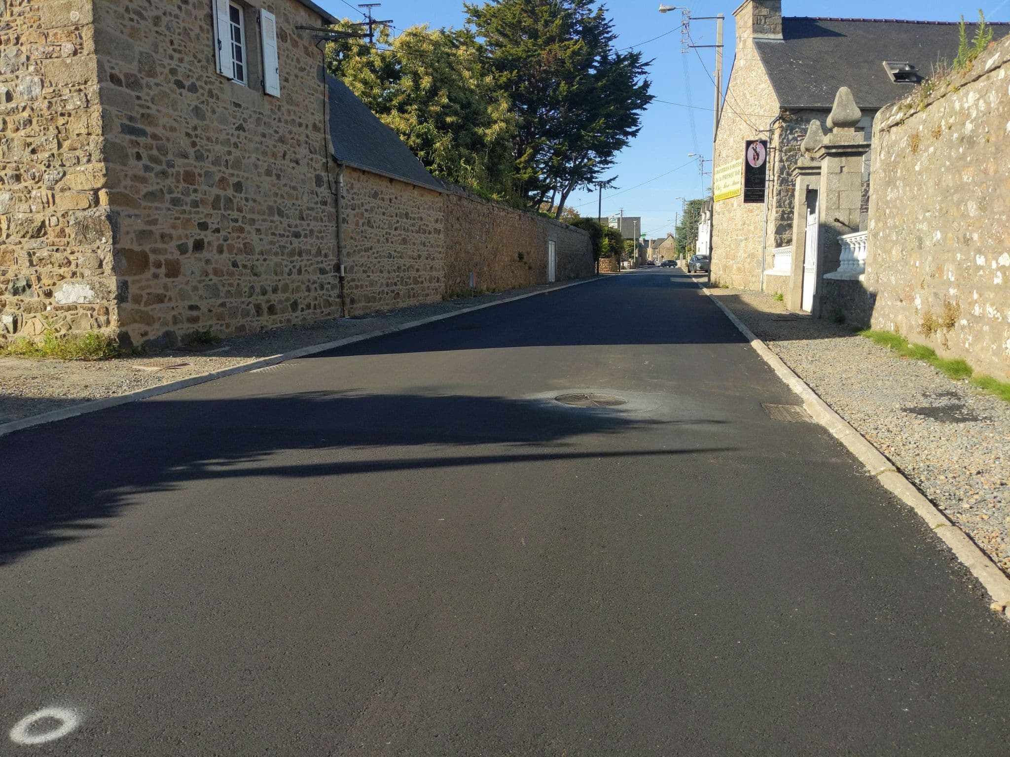 Street view near Hôtel de la Presqu'île, Pleubian — © alixun (CC BY-SA · Mapillary)
