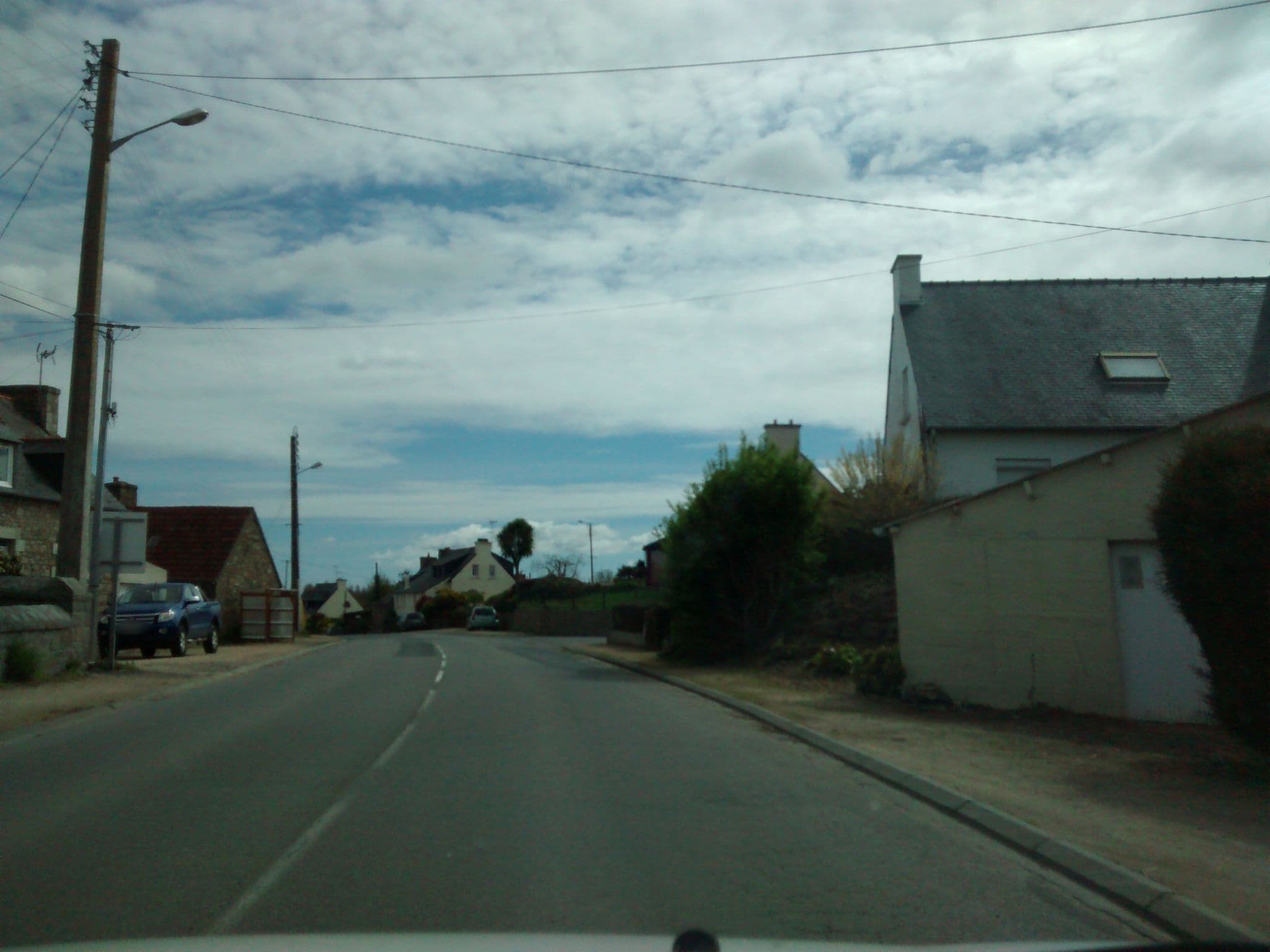 Street view near Le gîte du forgeron, Trélévern — © mgageo (CC BY-SA · Mapillary)
