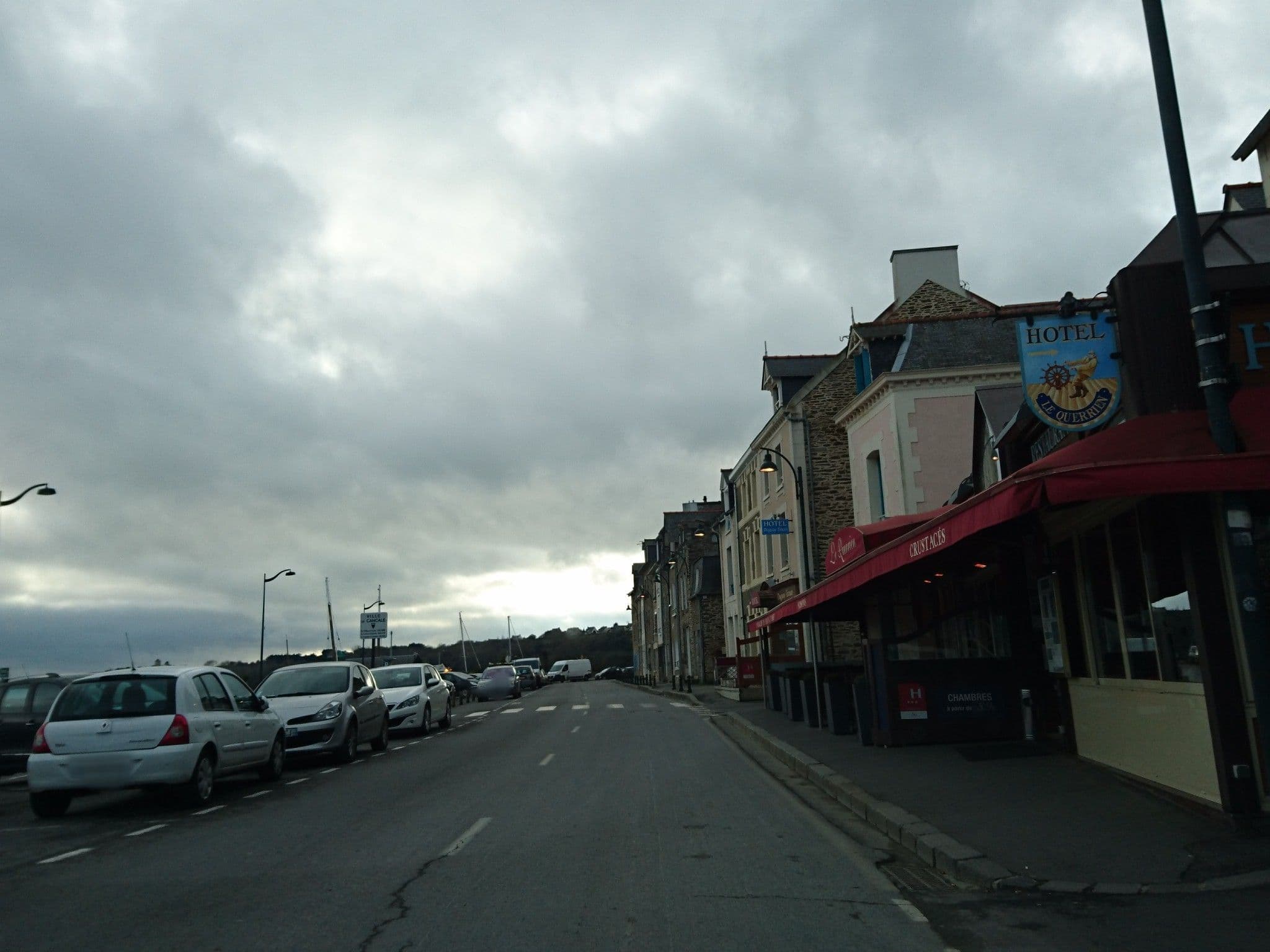 Street view near Le Victor Hugo, Cancale — © gotpo (CC BY-SA · Mapillary)