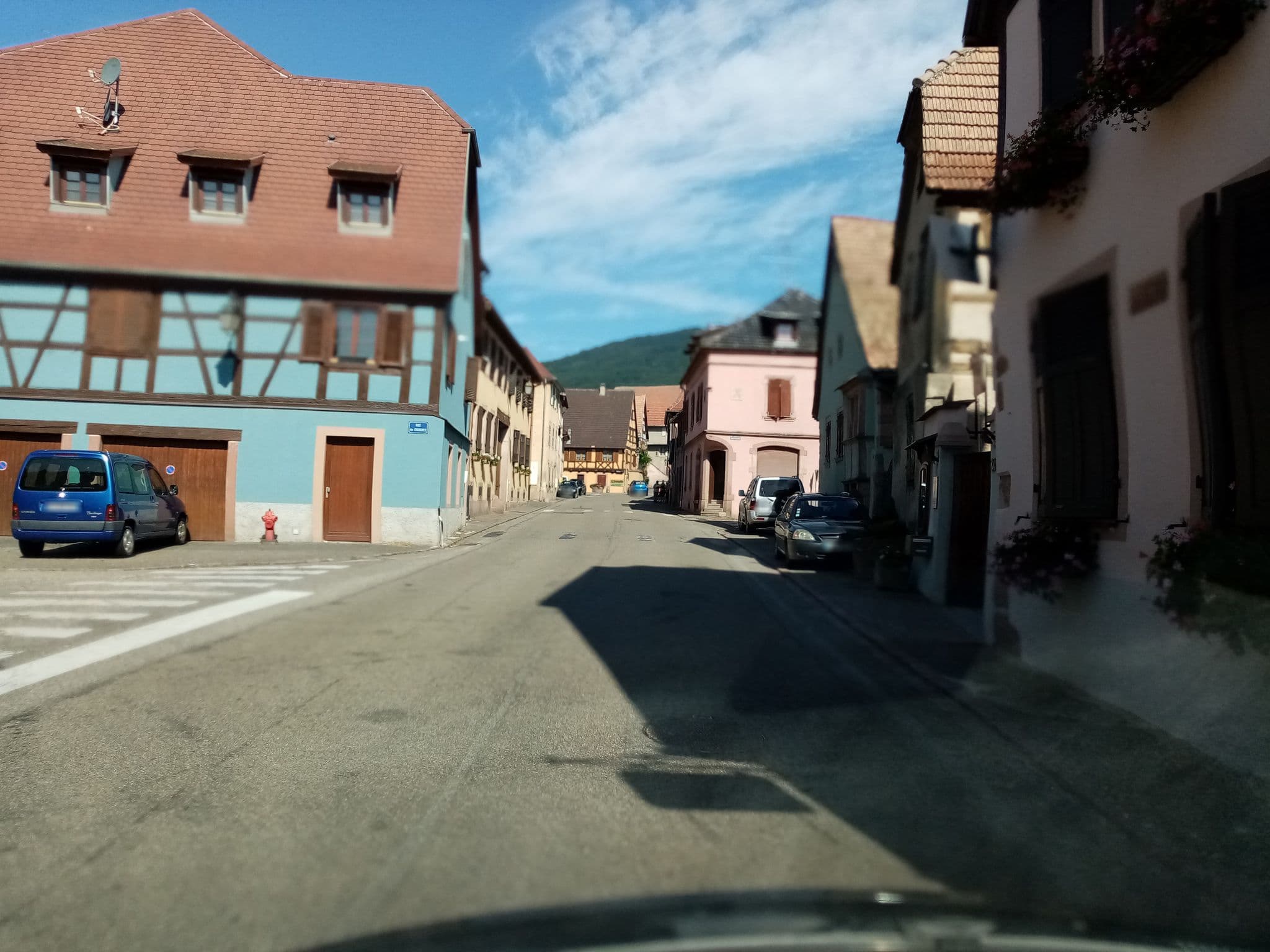Street view near Domaine Sylvie Fahrer et Fils, Bergheim — © micmin1972 (CC BY-SA · Mapillary)