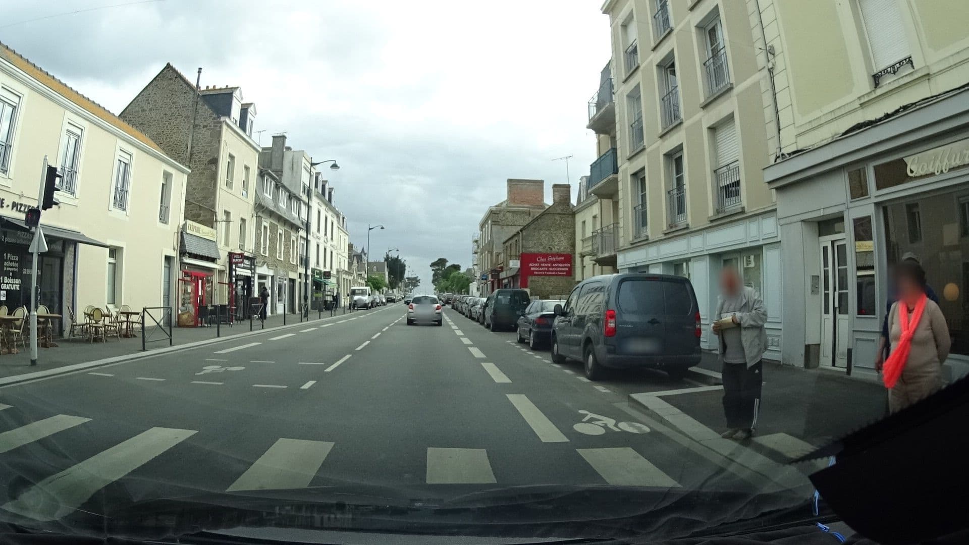 Street view near Hotel Rotonda, Saint-Malo — © ljbouere (CC BY-SA · Mapillary)