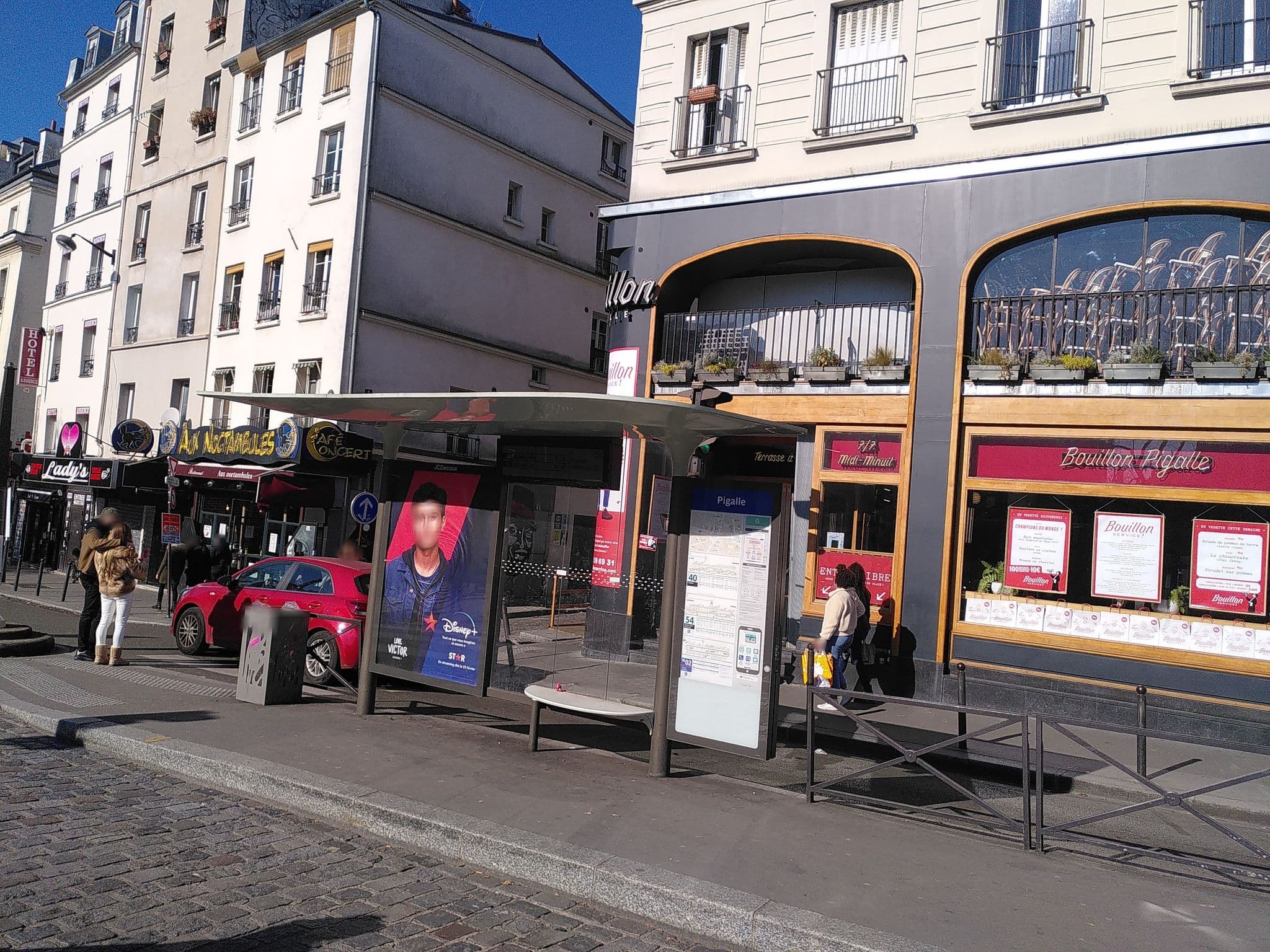 Street view near Hôtel des Beaux Arts, Paris 17 Batignolles-Monceau — © britze (CC BY-SA · Mapillary)