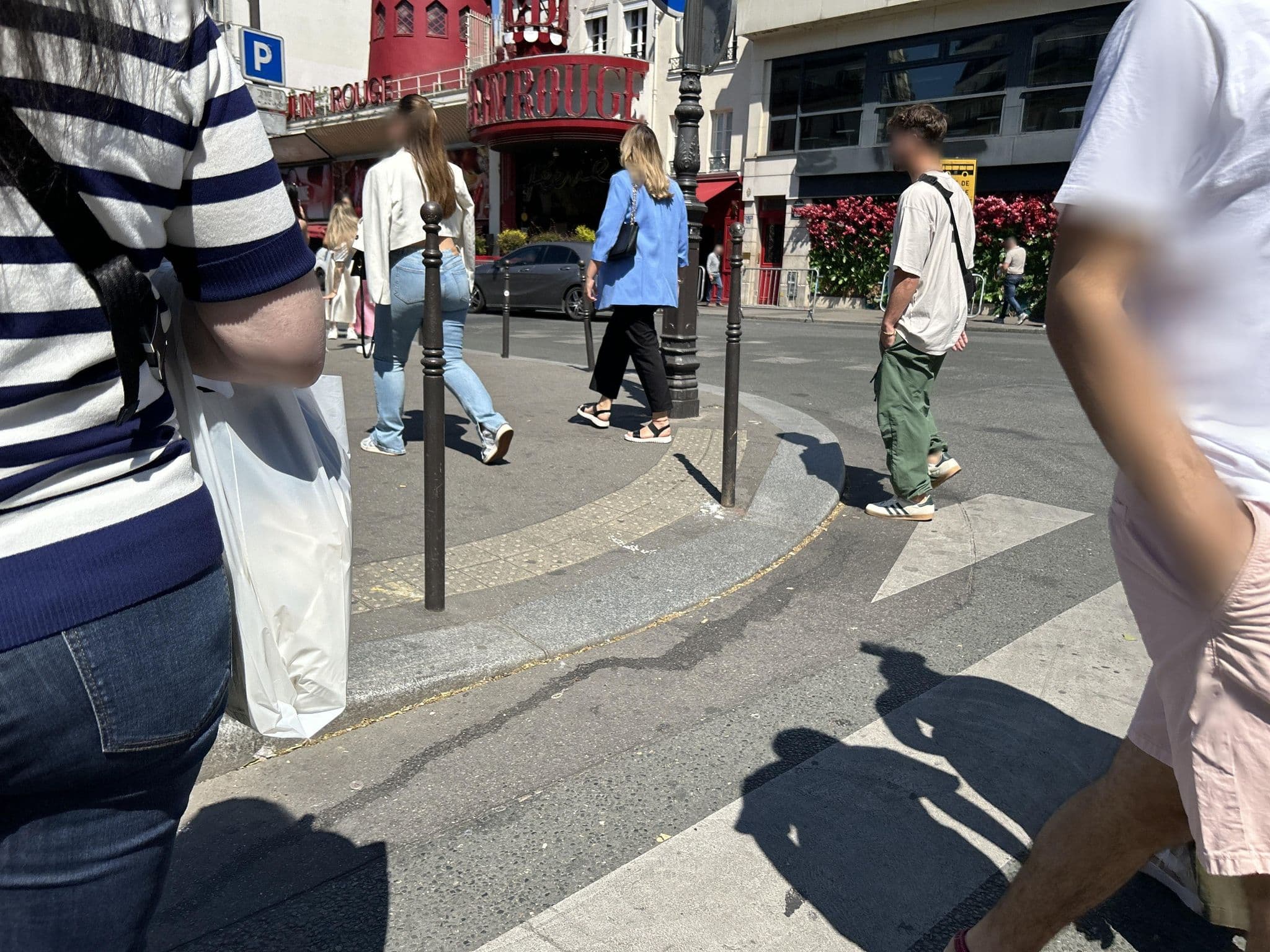 Street view near Hôtel Manolita, Paris 17 Batignolles-Monceau — © railorama (CC BY-SA · Mapillary)