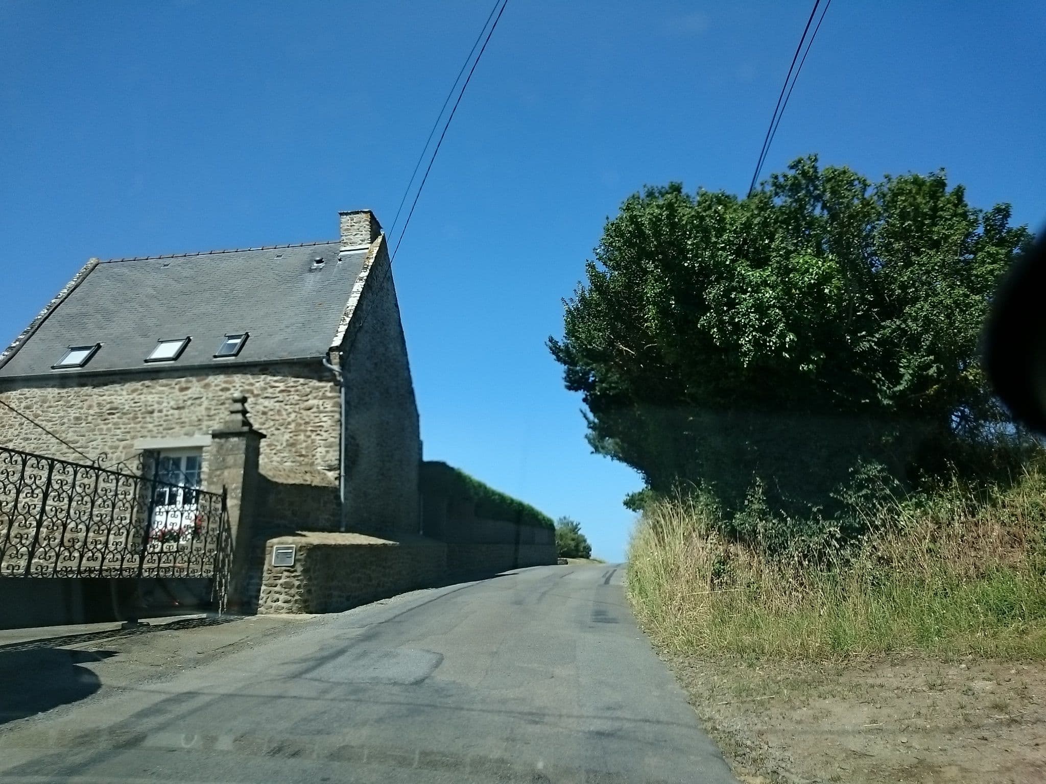 Street view near Chretien Francis, Cancale — © legrandblond (CC BY-SA · Mapillary)