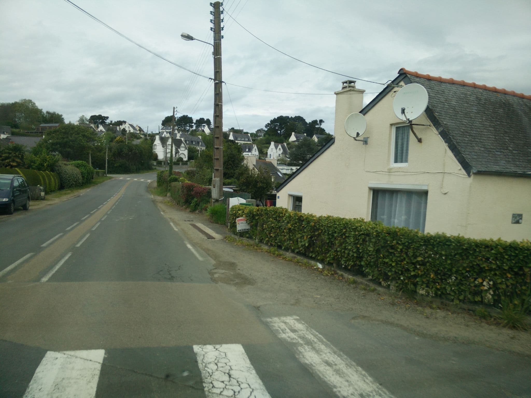 Street view near L'Escale, Locquirec — © joostjakob (CC BY-SA · Mapillary)