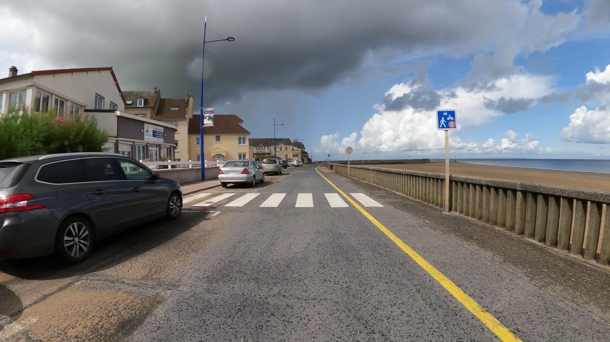 Street view near UNCMT - Les Quiéri-Quérettes, Grandcamp-Maisy — © Nzau (CC BY-SA · Mapillary)