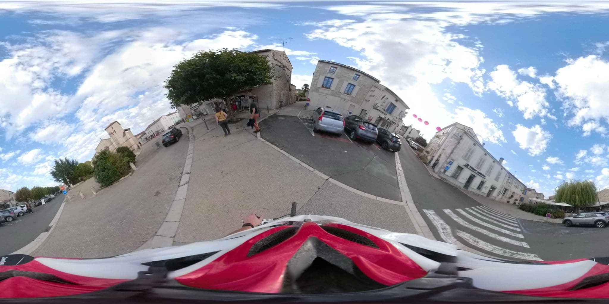 Street view near Hôtel Le Central, Coulon — © PierreV79 (CC BY-SA · Mapillary)