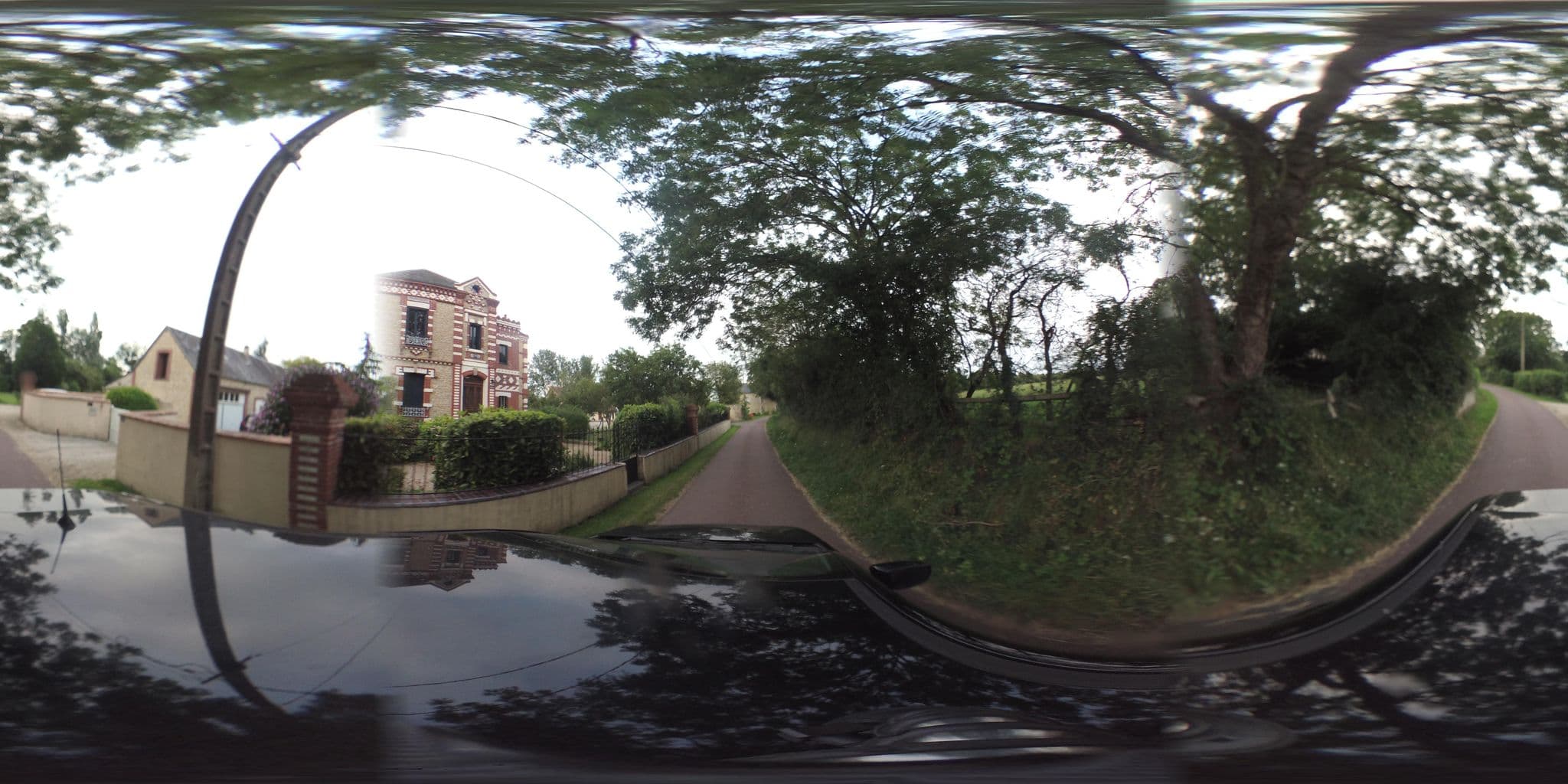 Street view near le Jonquet, Isigny-sur-Mer — © arteragence (CC BY-SA · Mapillary)
