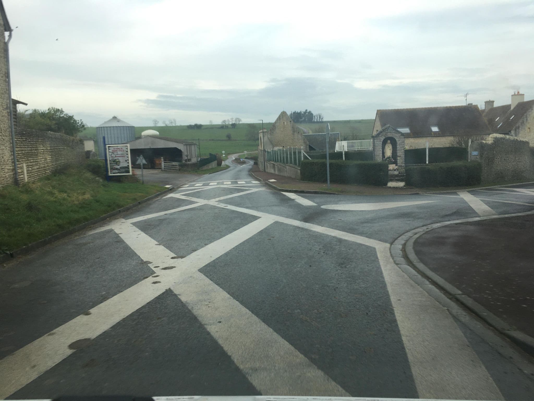 Street view near Villa Gold Beach, Ver-sur-Mer — © raymond (CC BY-SA · Mapillary)