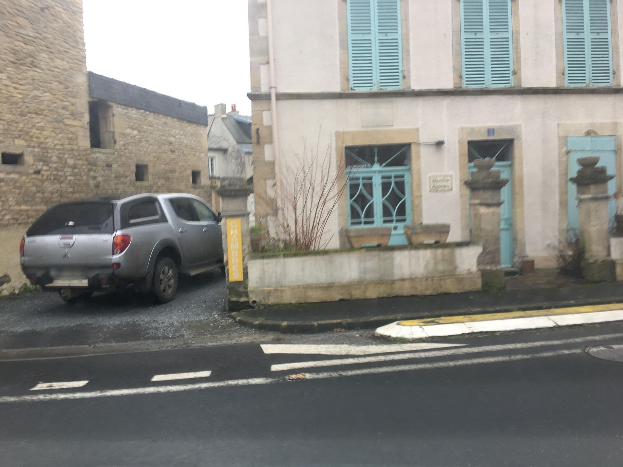 Street view near Maisoun Pequeux, Ver-sur-Mer — © raymond (CC BY-SA · Mapillary)