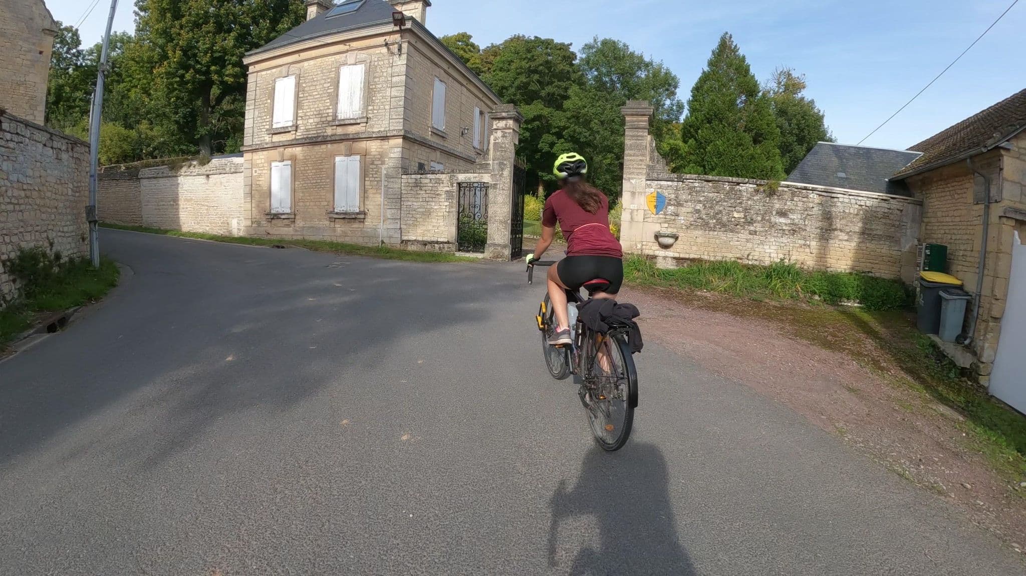 Street view near Château de Grand Tonne, Bretteville-l'Orgueilleuse — © Nzau (CC BY-SA · Mapillary)