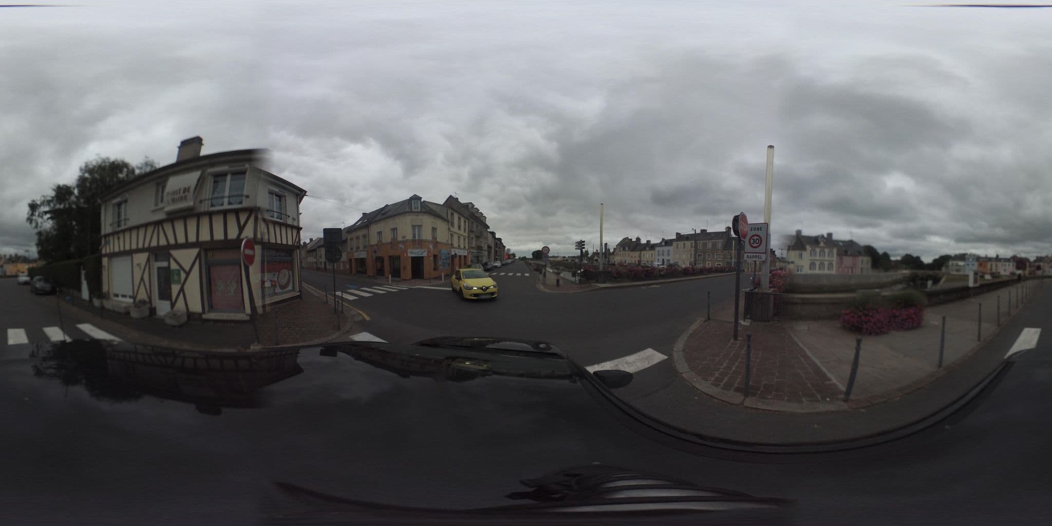 Street view near Le 39, Isigny-sur-Mer — © arteragence (CC BY-SA · Mapillary)