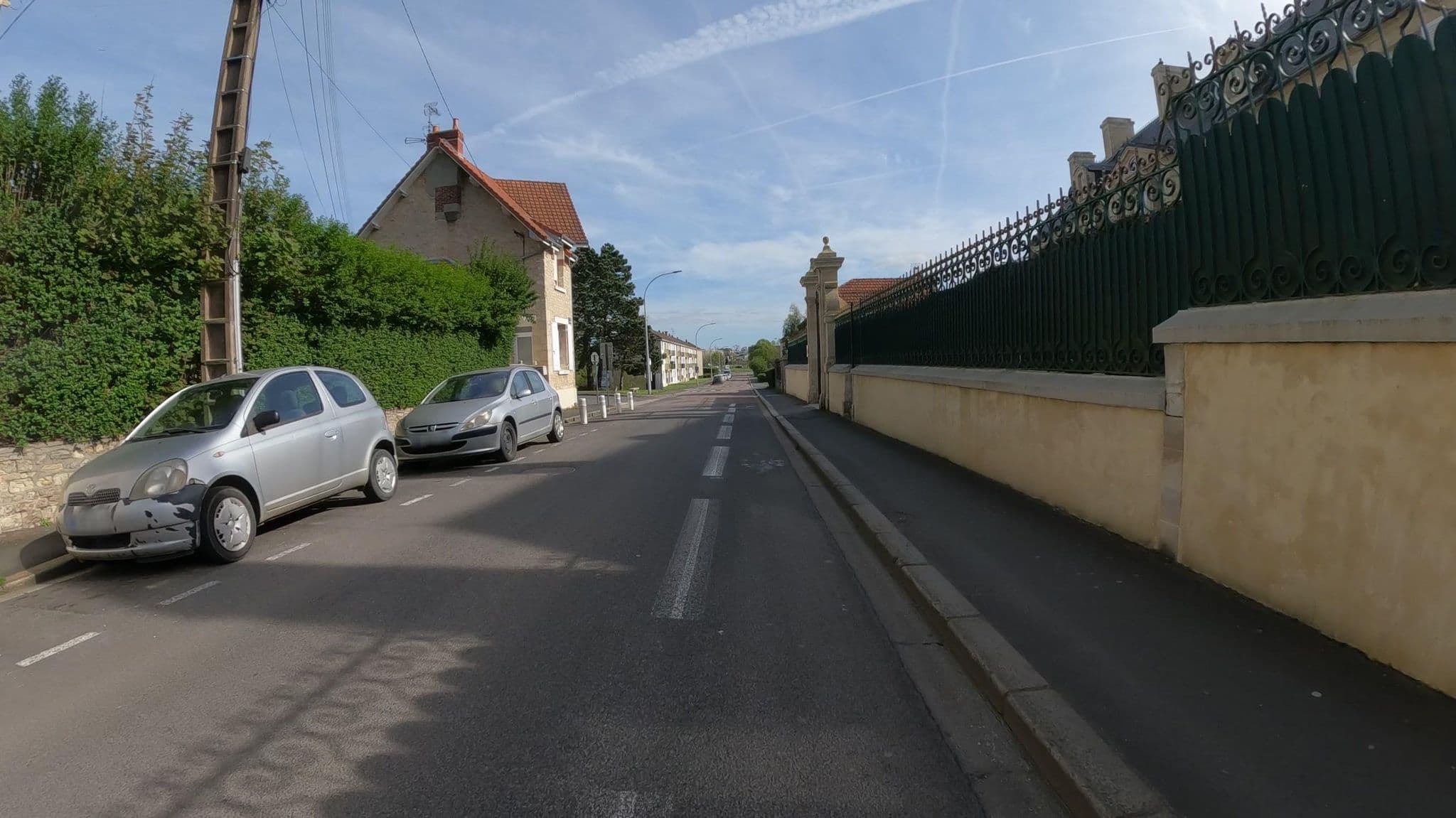Street view near La Maison de Bayeux, Bayeux — © Nzau (CC BY-SA · Mapillary)