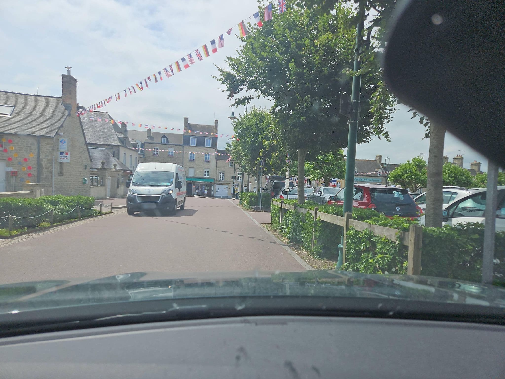 Street view near B&B la Haule Sainte Mère Église, Sainte-Mère-Église — © toho (CC BY-SA · Mapillary)