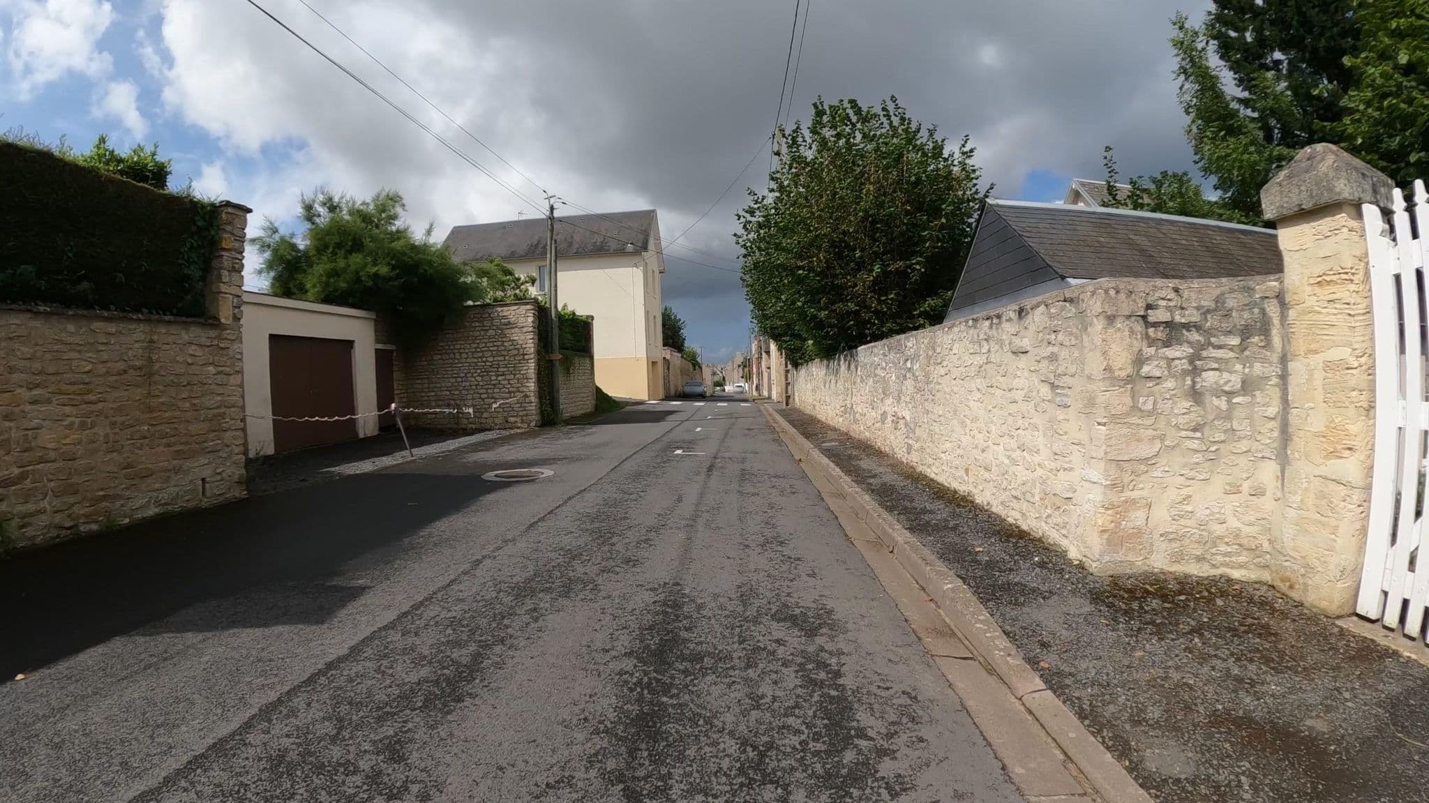 Street view near Chambre d'Hotes Rue de l'Eglise, Grandcamp-Maisy — © Nzau (CC BY-SA · Mapillary)
