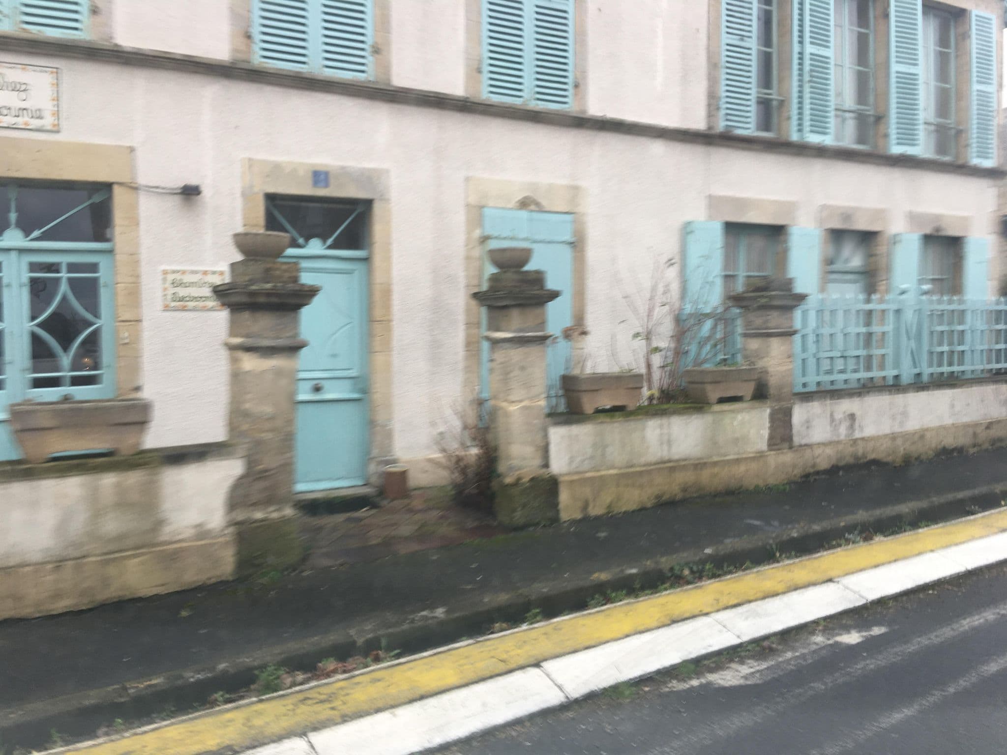 Street view near Chez Mounie, Ver-sur-Mer — © raymond (CC BY-SA · Mapillary)
