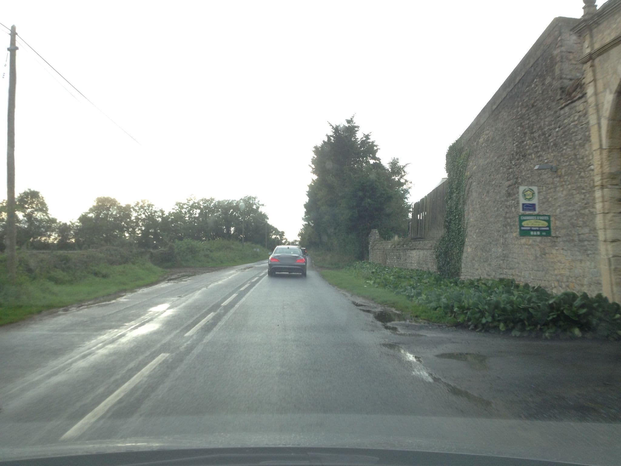 Street view near Le Chateau Saint-Pierre, Grandcamp-Maisy — © jglacerda (CC BY-SA · Mapillary)