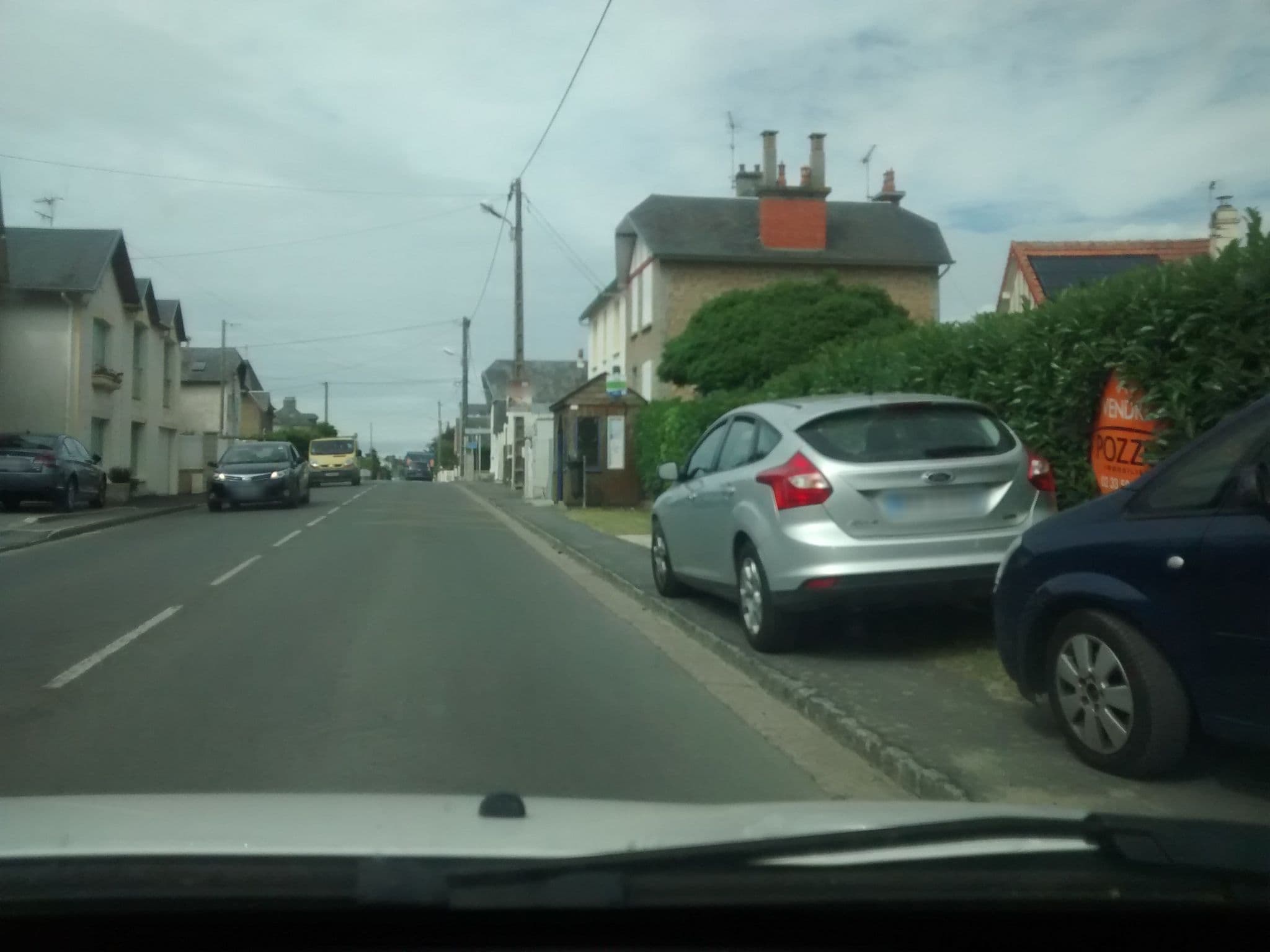 Street view near Baron Gilles, Jullouville — © mgageo (CC BY-SA · Mapillary)
