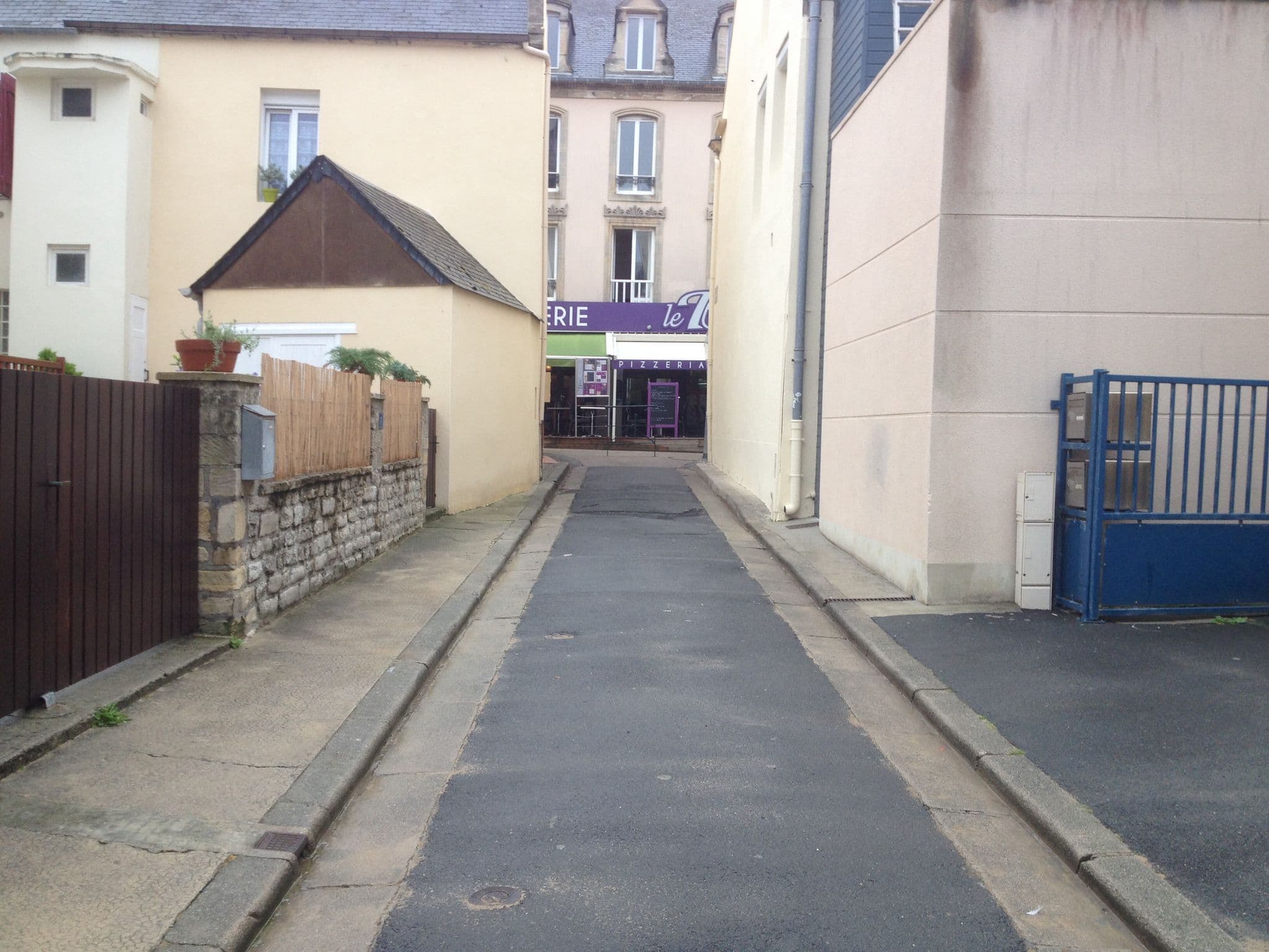 Street view near Studio de la Mer, Ver-sur-Mer — © jglacerda (CC BY-SA · Mapillary)