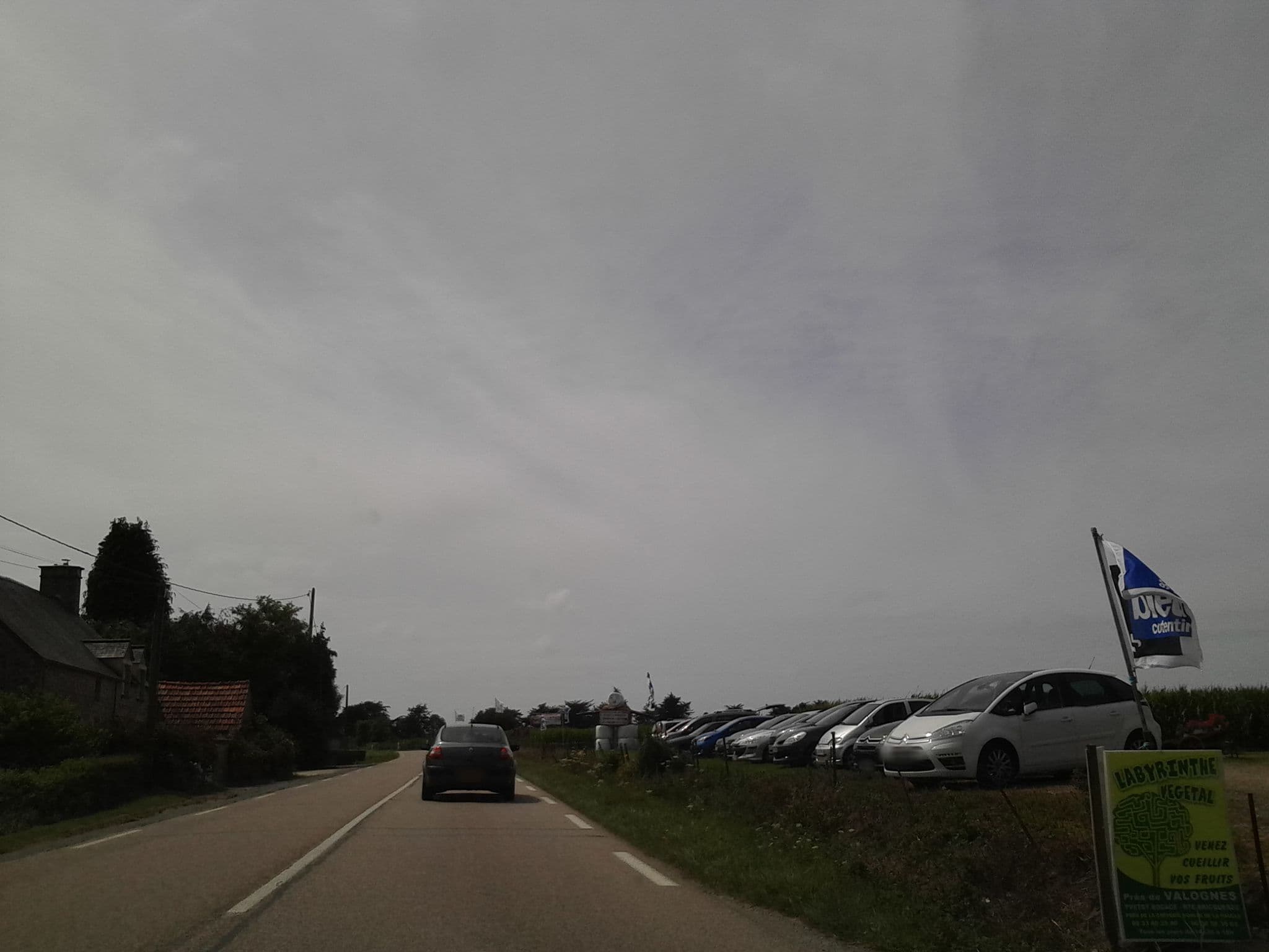 Street view near Labyrinth Vegetal Valognes, Valognes — © apatookonpri (CC BY-SA · Mapillary)